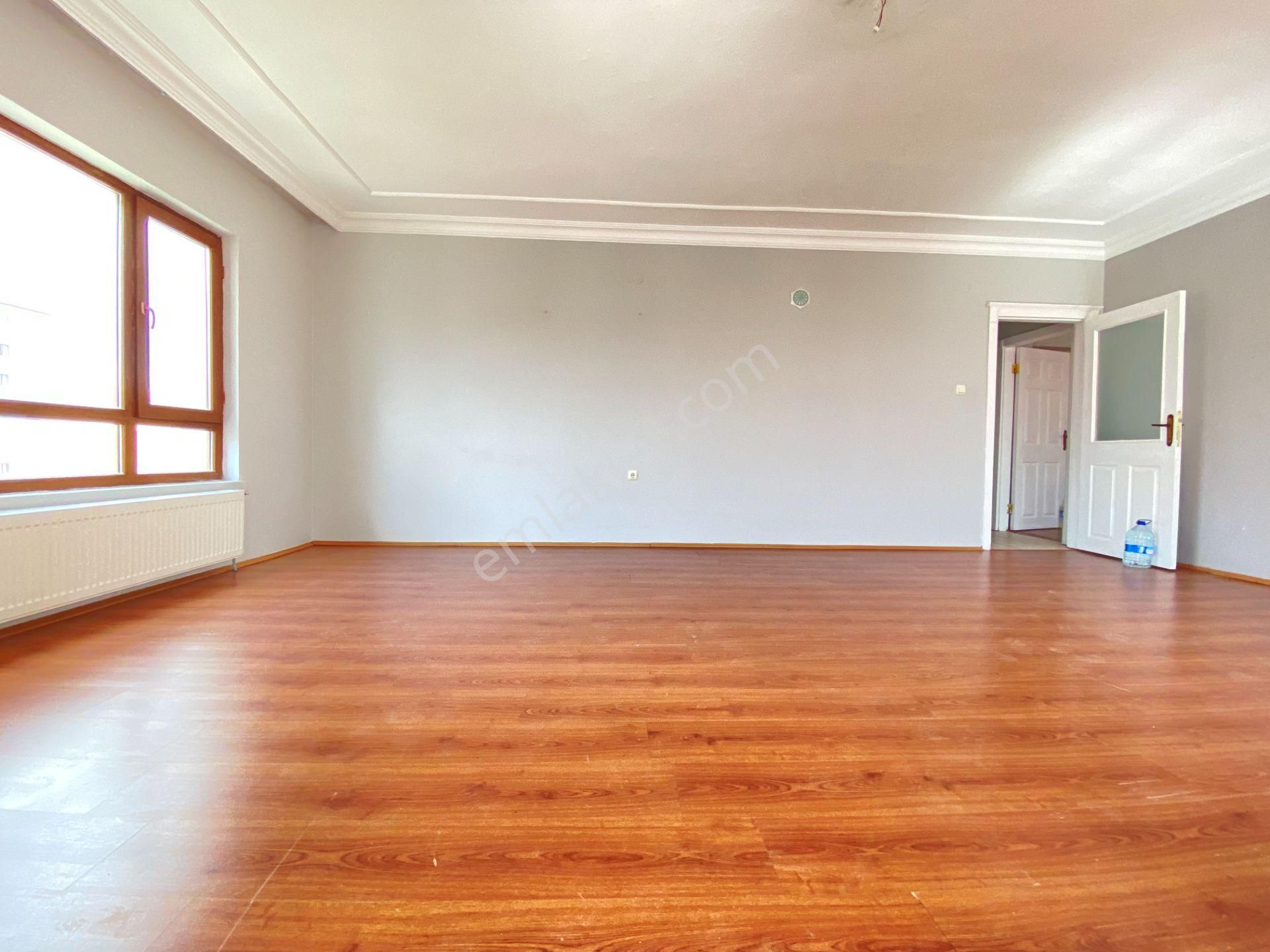 Gökçe Emlak'tan Sarayda Sitede Geniş 4+1 Asansörlü Güney.c Daire - Görsel 10