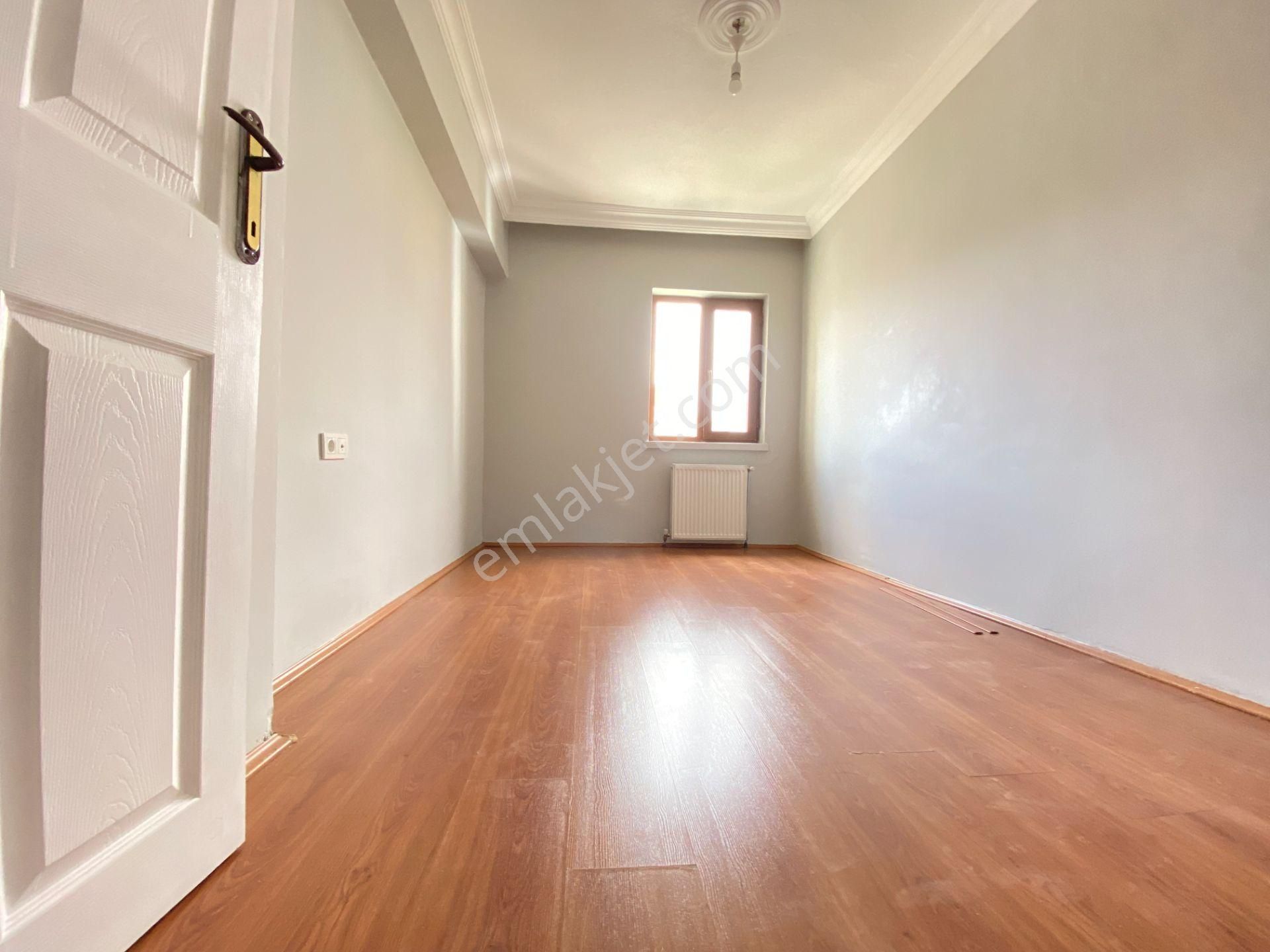 Gökçe Emlak'tan Sarayda Sitede Geniş 4+1 Asansörlü Güney.c Daire - Görsel 3