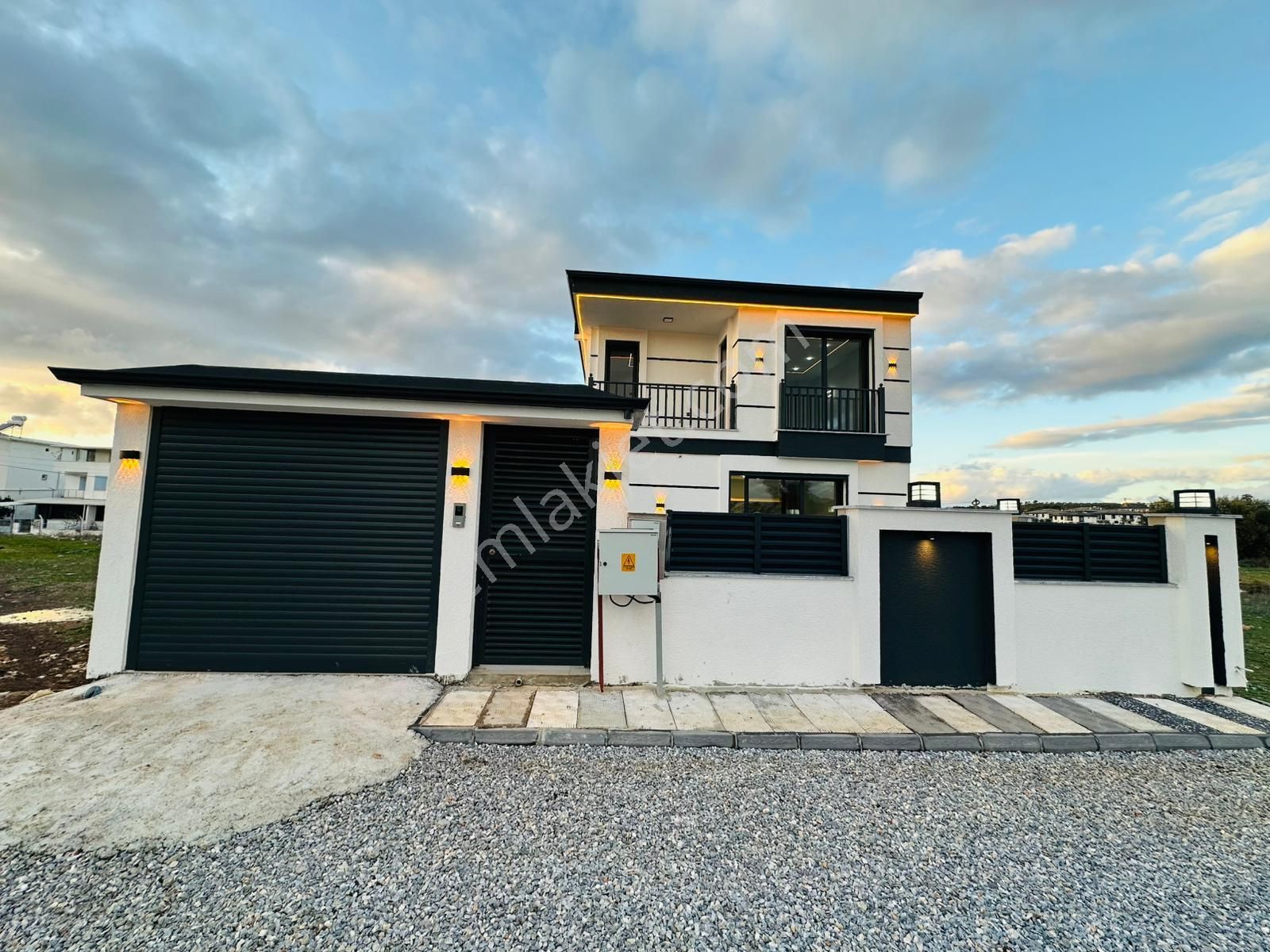 Didim’de Muhteşem Tam Müstakil 4+1 Havuzlu Lüks Villa - Görsel 12