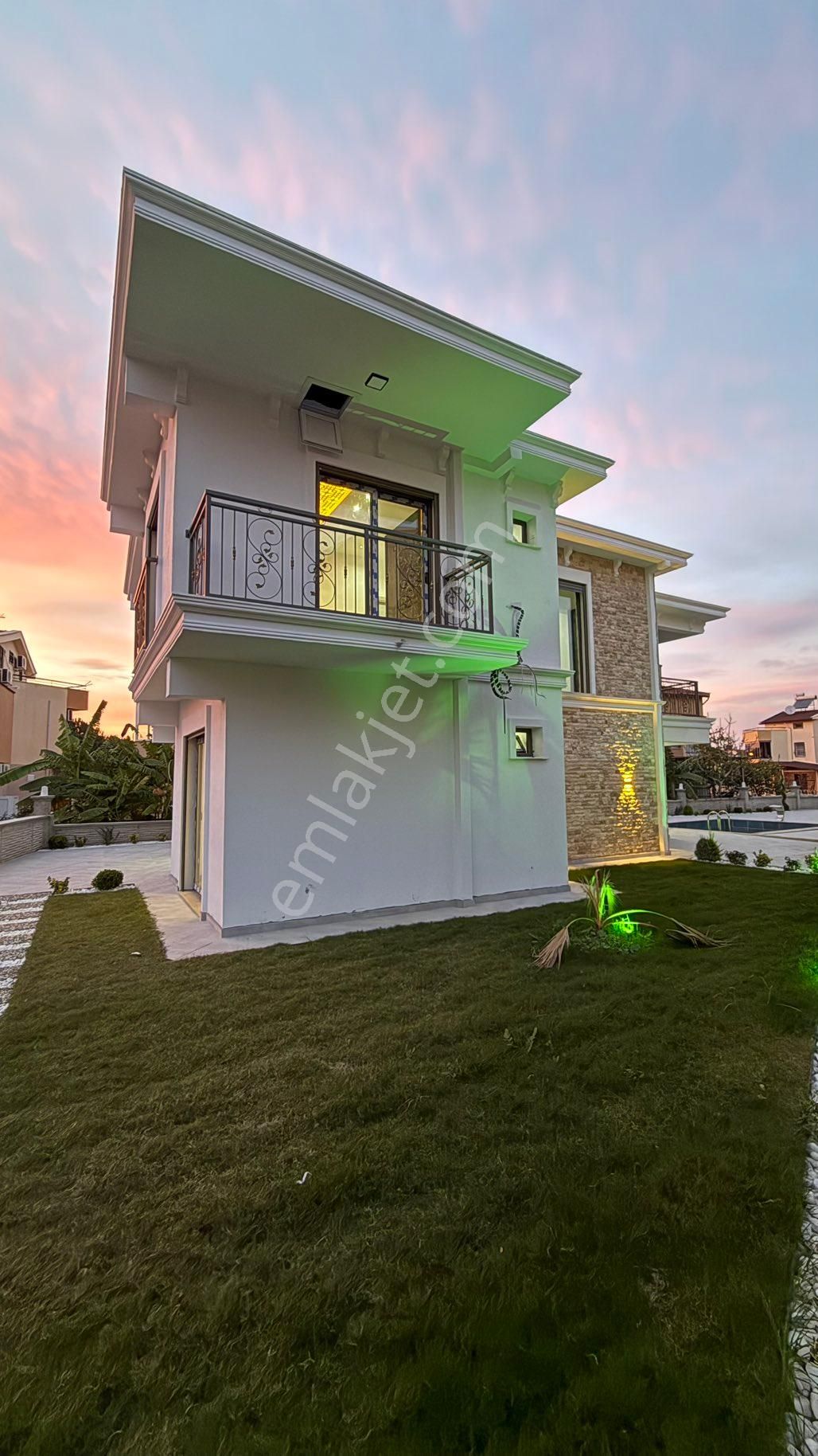 Kuşadası Satılık 550 Metre² Arsa Içınde Tek Müstakıl Özel Havuzu 4 + 1 Vılla - Görsel 26