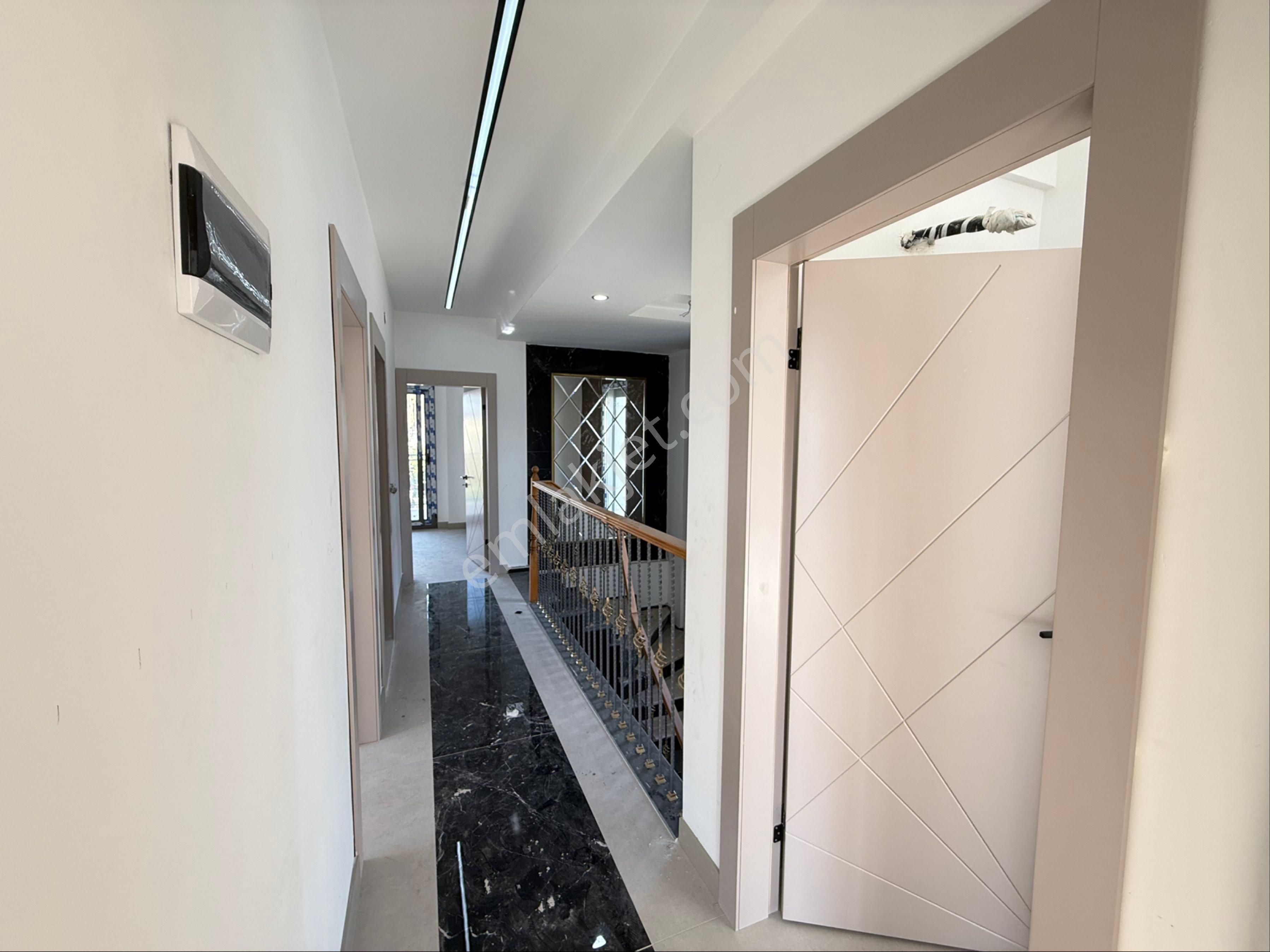 Kuşadası Satılık 550 Metre² Arsa Içınde Tek Müstakıl Özel Havuzu 4 + 1 Vılla - Görsel 32
