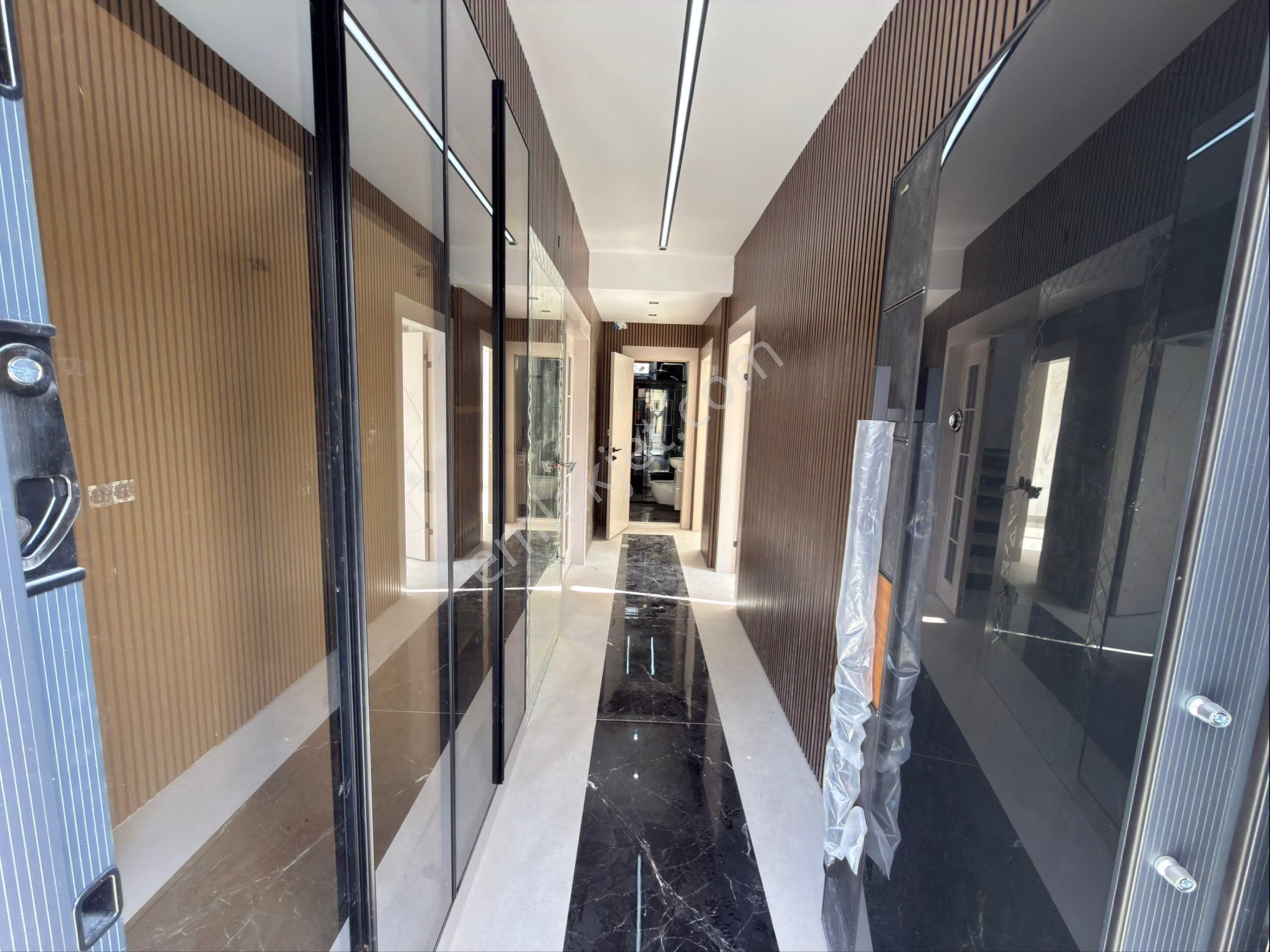 Kuşadası Satılık 550 Metre² Arsa Içınde Tek Müstakıl Özel Havuzu 4 + 1 Vılla - Görsel 22