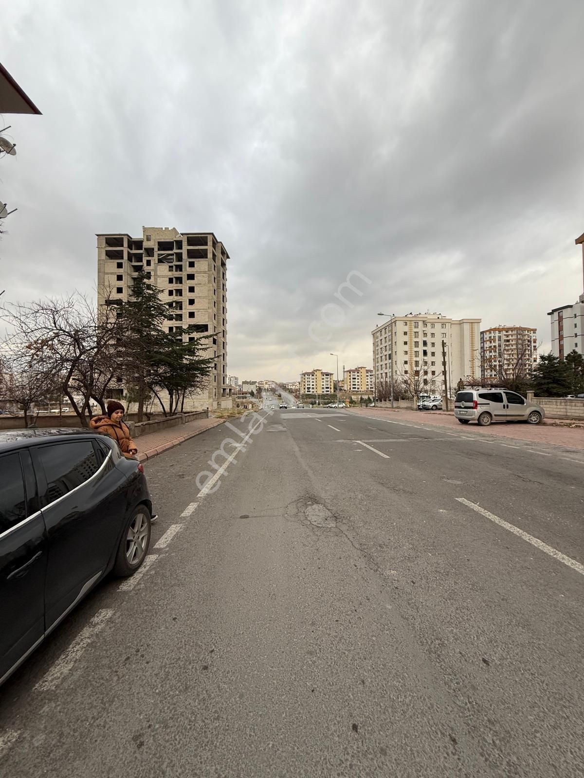 Elisa Gyo/serkent Bahçelievler Mahallesinde 3+1 Kombili Satılık Son Kat Daire - Görsel 22