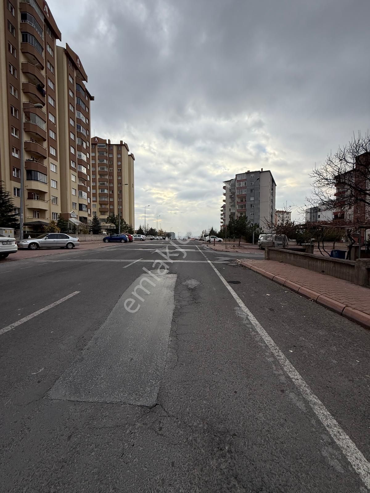 Elisa Gyo/serkent Bahçelievler Mahallesinde 3+1 Kombili Satılık Son Kat Daire - Görsel 21