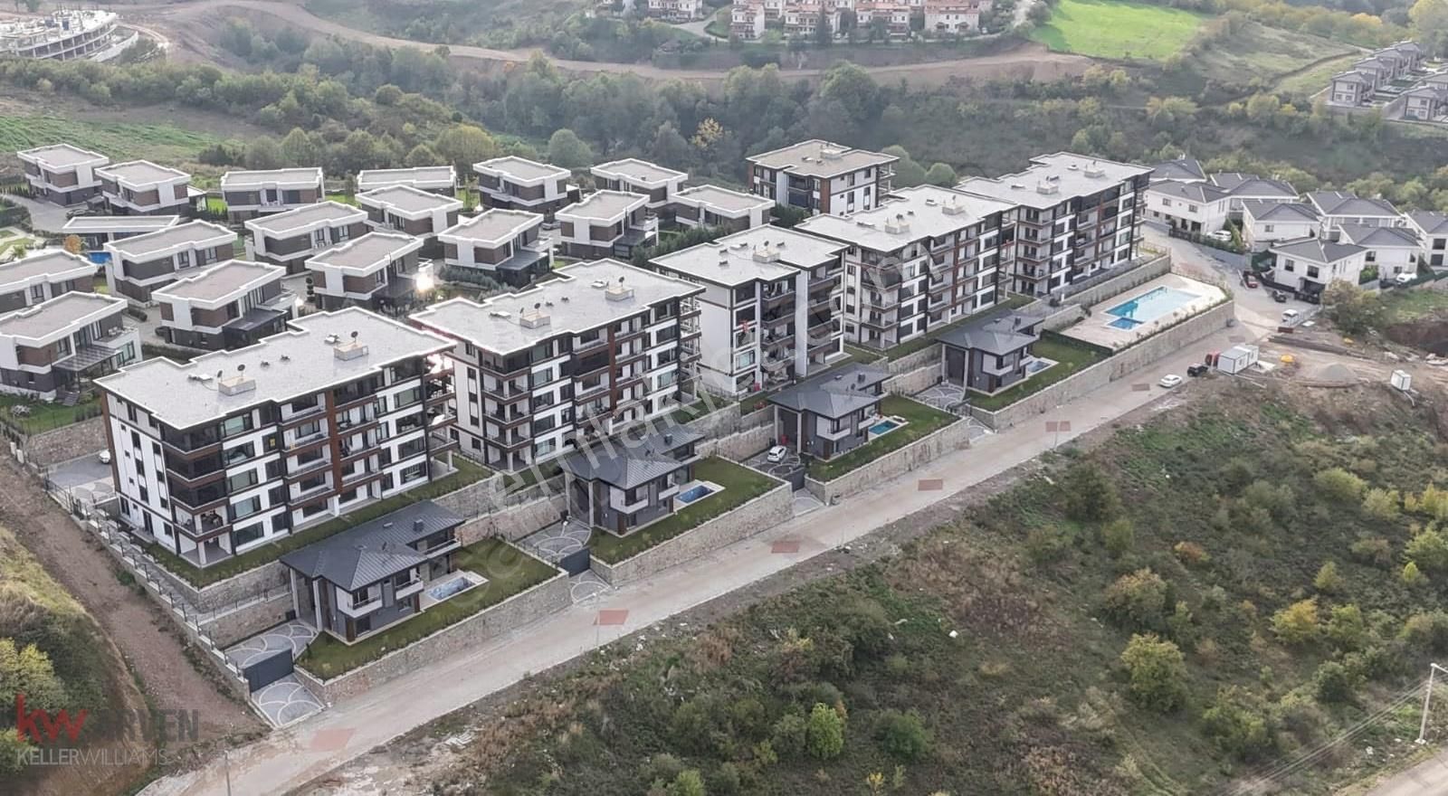 Üst Grup Başiskele Lifeside Sitesi Bahçeli 2+1 Satılık Daire