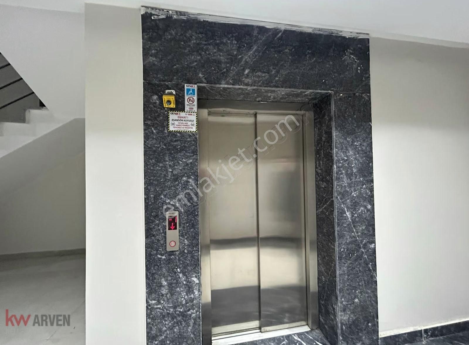 Kartepe Zeray Esil'de Geniş 2+1 Satılık Çatı Dubleks - Görsel 13