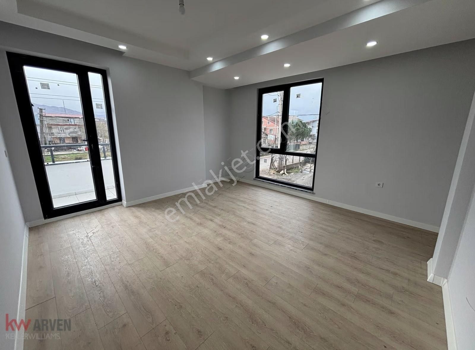 Kw Arven'den Başiskele Yaylacık Mah. Satılık 2+1 Ara Kat Daire - Görsel 20