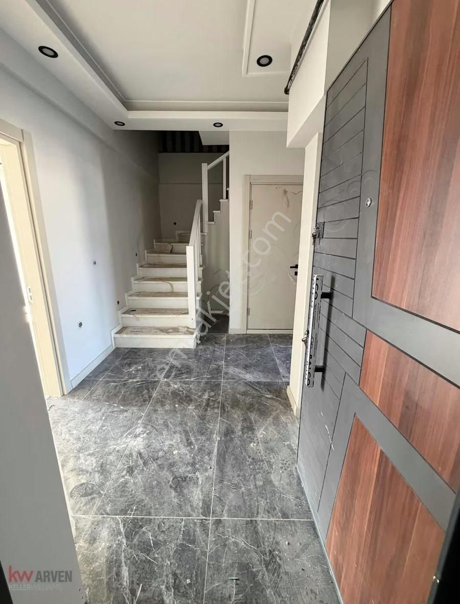 Yeşilyurt Mah.merkezi Konumda Satılık 2+1 Ç.dubleksi Daire