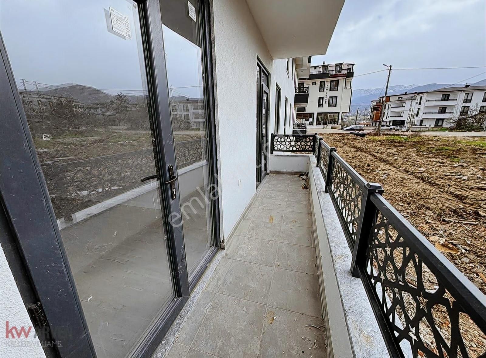 Başiskele Paşadağ Mah'de 60 M2 Bahçe Kullanımlı 3+1 Daire - Görsel 15