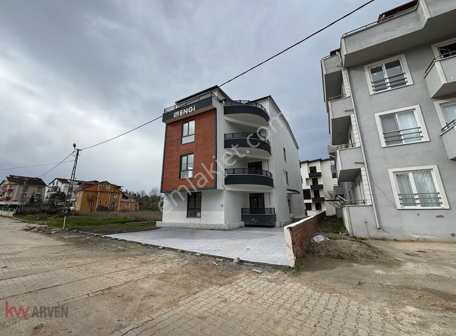 Başiskele Paşadağ Mah'de 60 M2 Bahçe Kullanımlı 3+1 Daire - Görsel 17