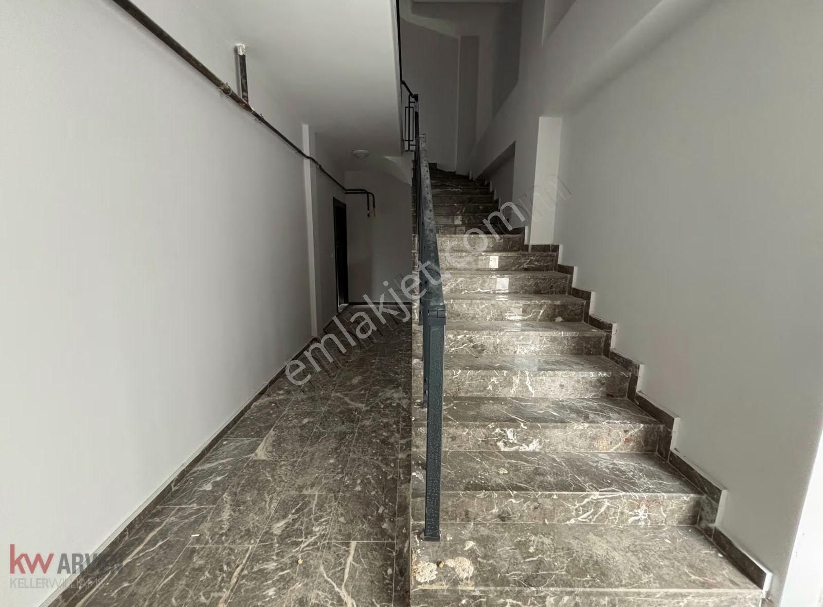 Başiskele Paşadağ Mah'de 60 M2 Bahçe Kullanımlı 3+1 Daire - Görsel 13