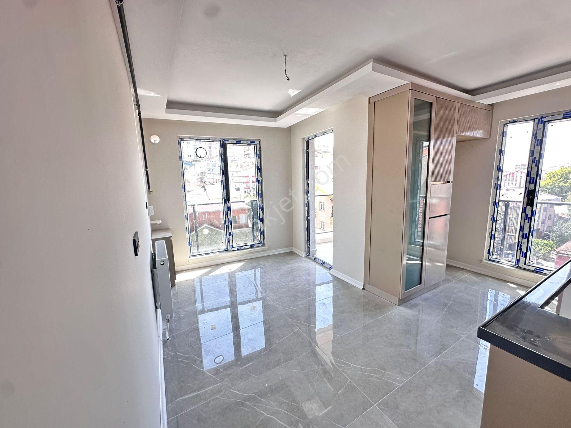 Vatan'dan Dutluk Merkez'de Metro Yakını 3. Kat Sıfır Bina İçerisinde Megalüks Satılık 3+1 - Görsel 8