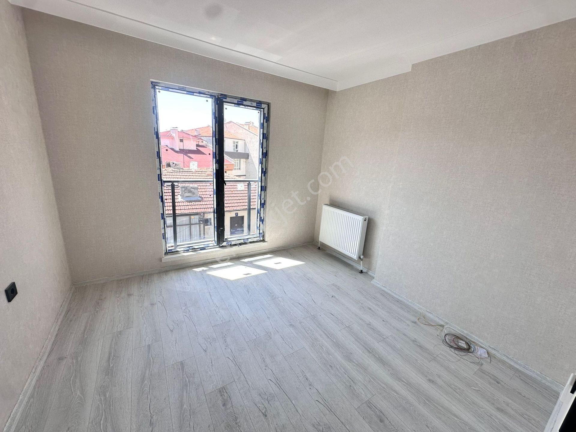 Vatan'dan Dutluk Merkez'de Metro Yakını 3. Kat Sıfır Bina İçerisinde Megalüks Satılık 3+1 - Görsel 9