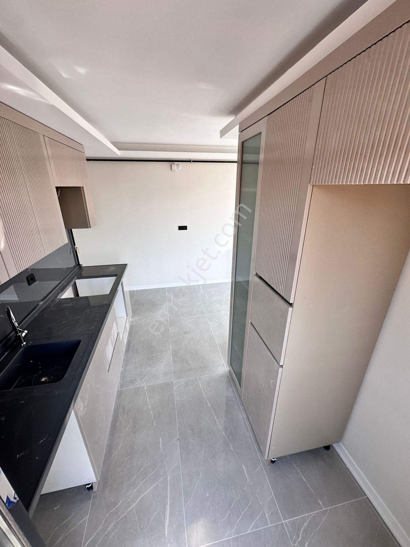 Vatan'dan Dutluk Merkez'de Metro Yakını 3. Kat Sıfır Bina İçerisinde Megalüks Satılık 3+1 - Görsel 4