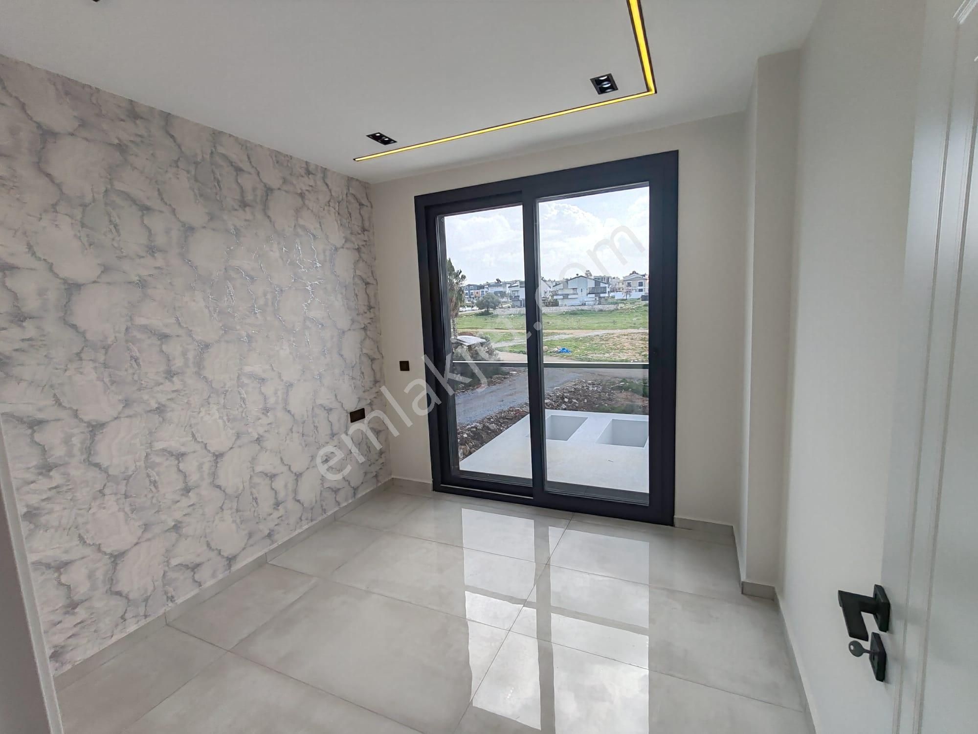 Ön Cephe 3+1 Havuzlu Otoparklı Yeni Villa - Görsel 18