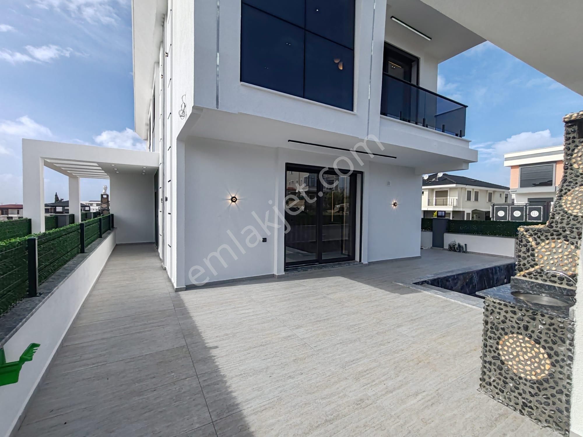 Ön Cephe 3+1 Havuzlu Otoparklı Yeni Villa - Görsel 4