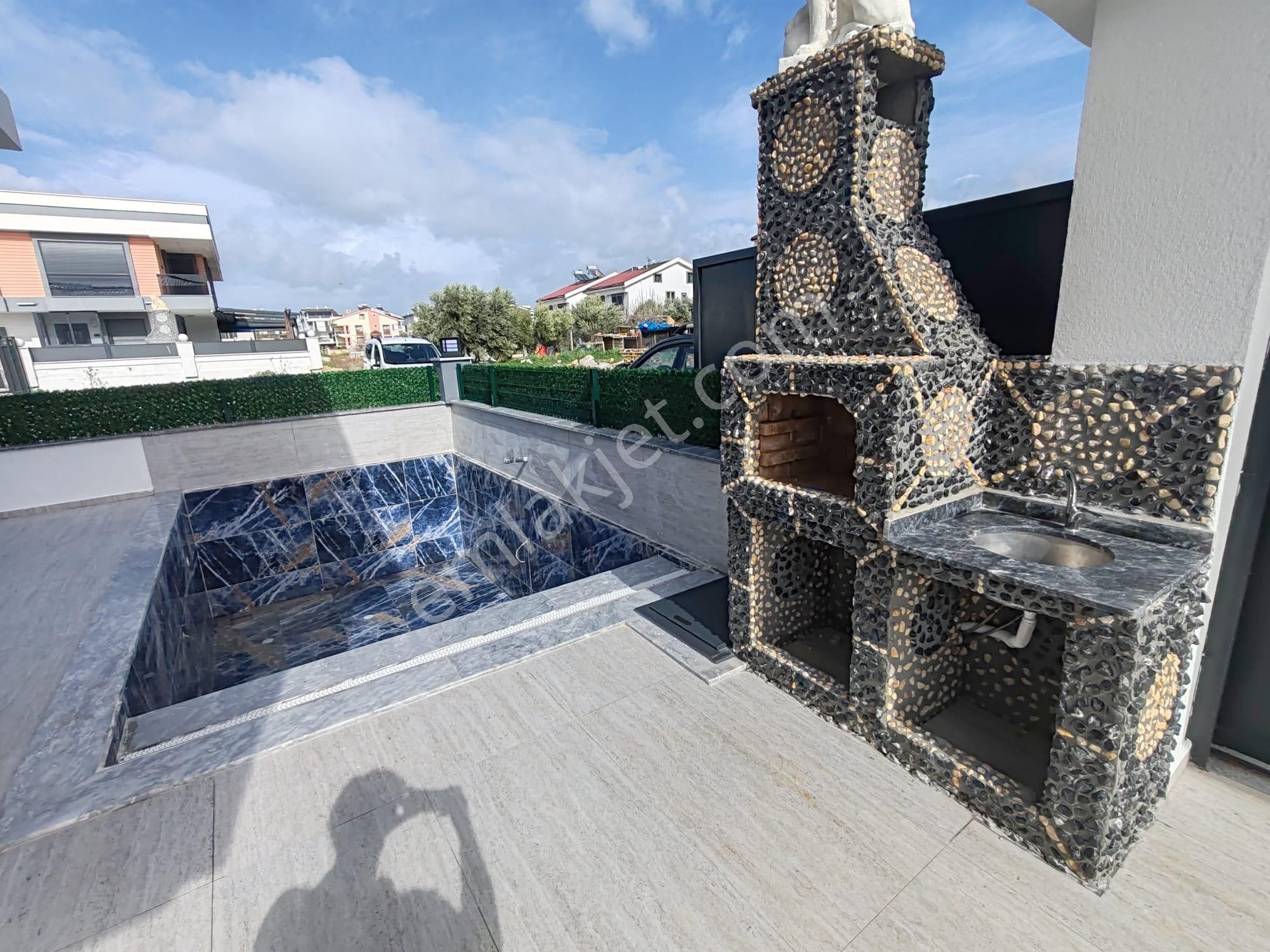 Ön Cephe 3+1 Havuzlu Otoparklı Yeni Villa - Görsel 6