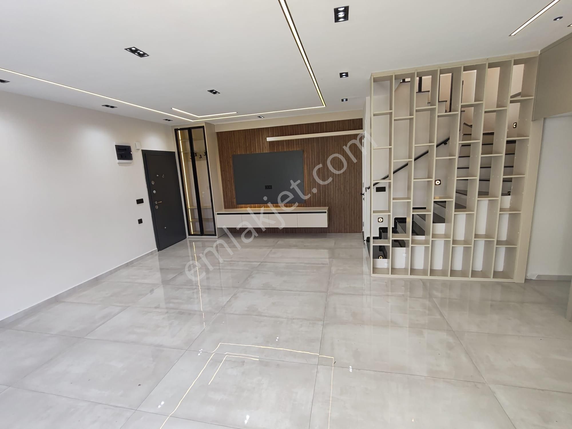 Ön Cephe 3+1 Havuzlu Otoparklı Yeni Villa - Görsel 12