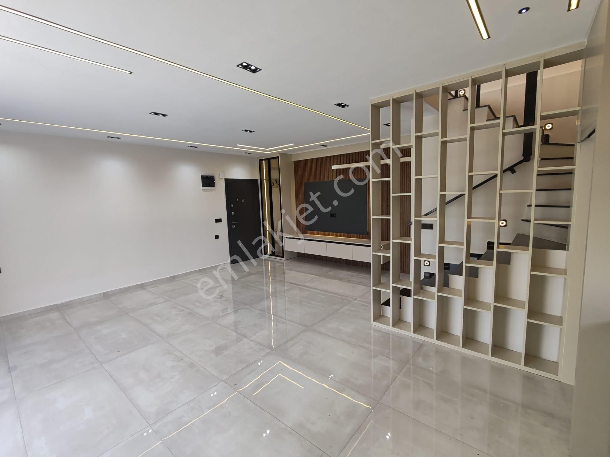 Ön Cephe 3+1 Havuzlu Otoparklı Yeni Villa - Görsel 13