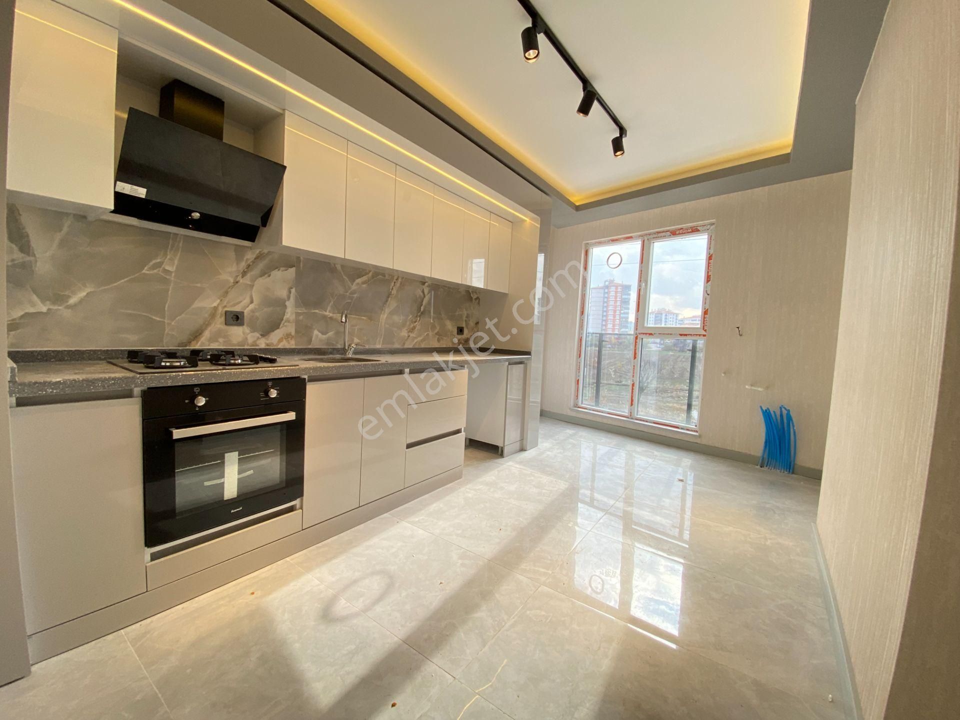 Gökçe Emlak'tan Sıfır Yapı Ara Kat Güney Cephe 2+1 Lüx Daire