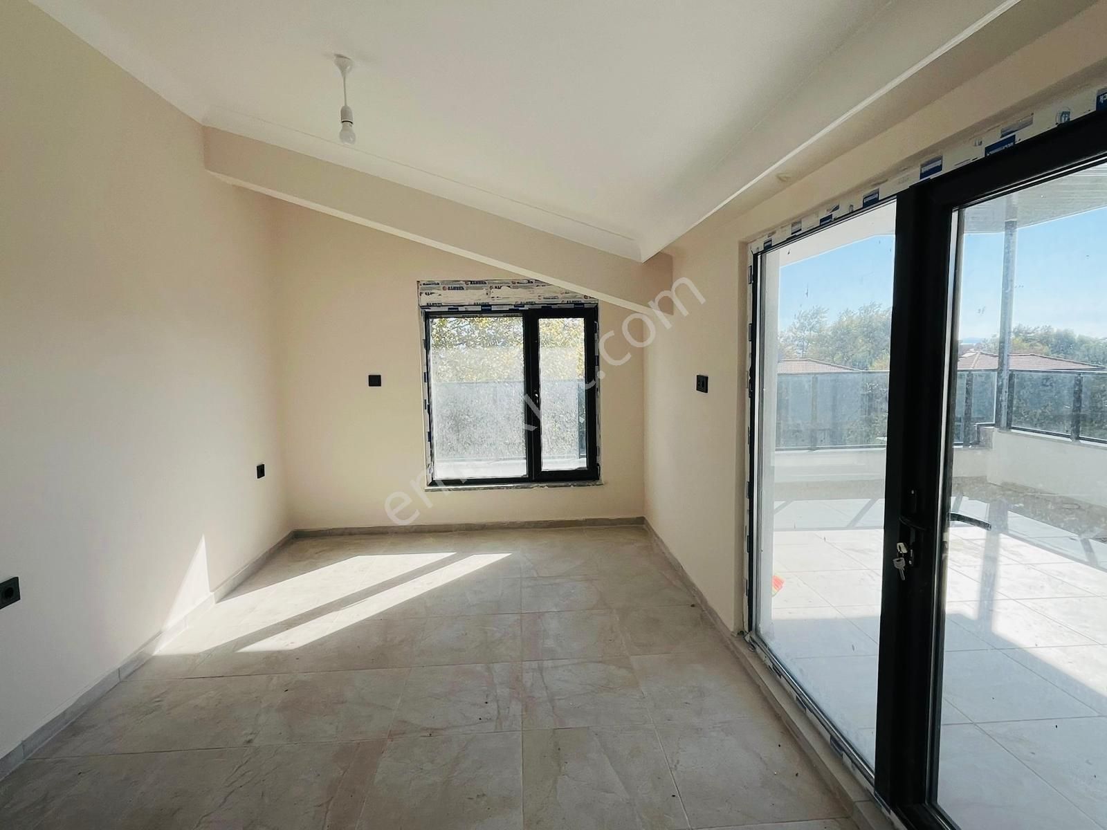 Parstan Gürede Denize 100 M Mesafede Geniş Teraslı 3+1 Villa - Görsel 25