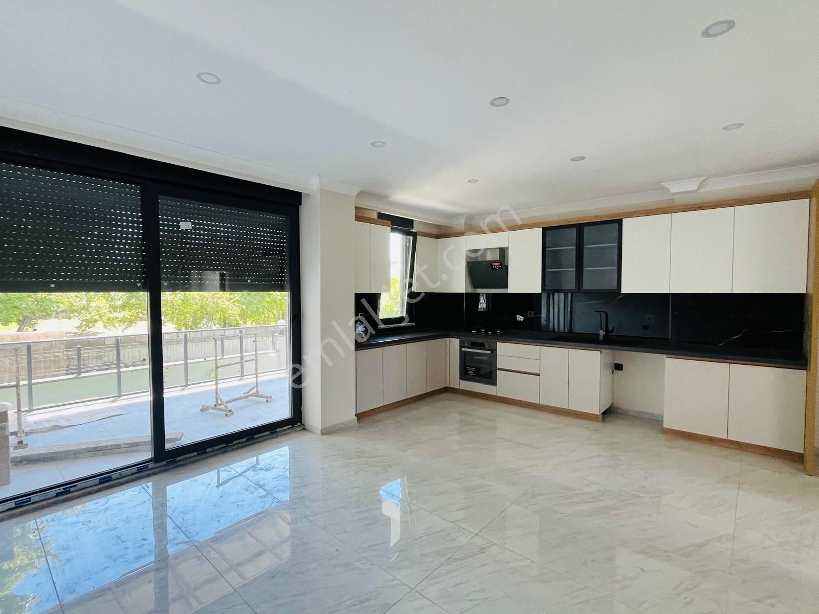 Parstan Gürede Denize 100 M Mesafede Geniş Teraslı 3+1 Villa - Görsel 29