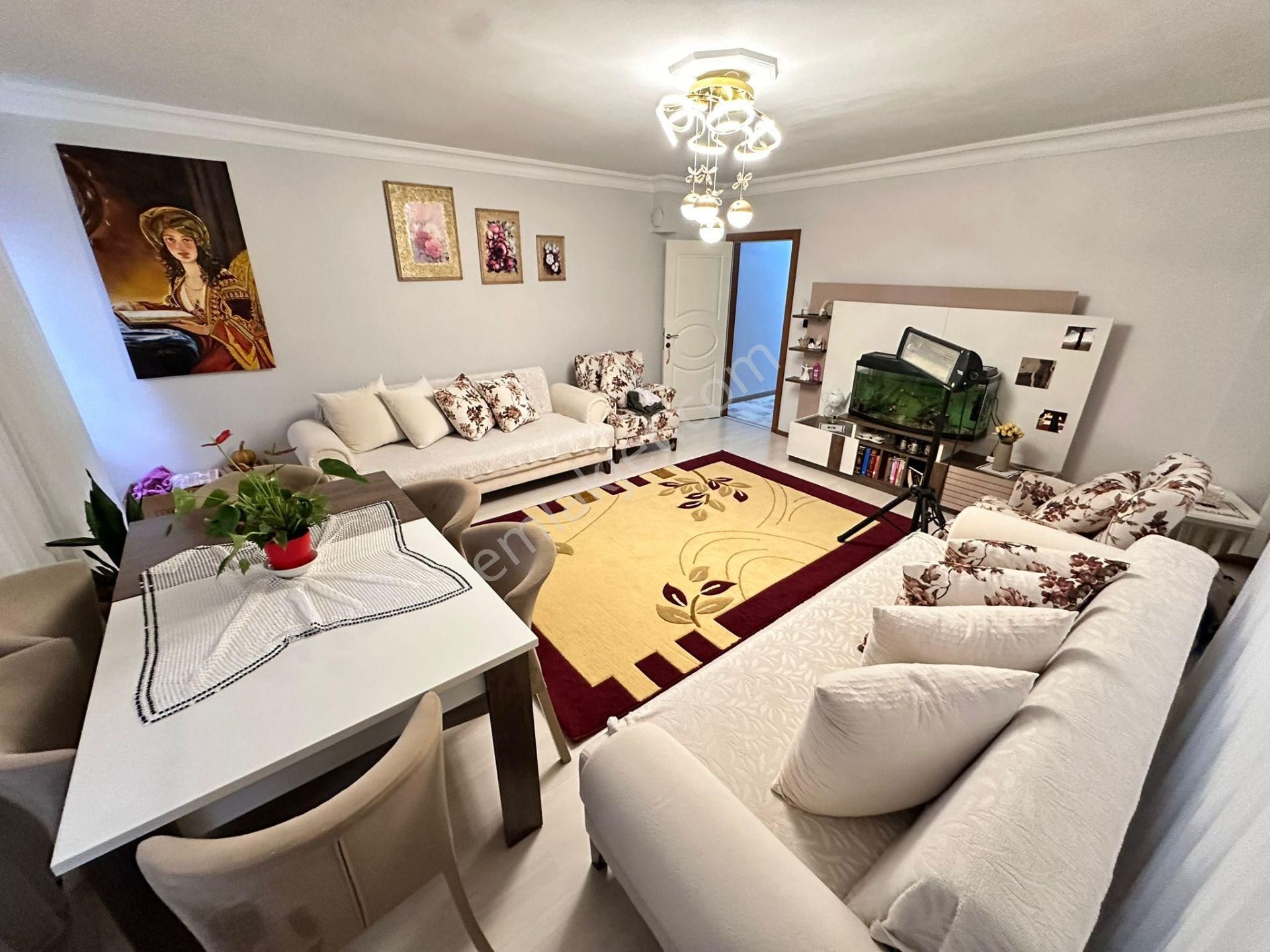 Vatan'dan Bademlik Baruthane Sokak Üzerinde 3+1 1. Kat Satılık Masrafsız Geniş Daire