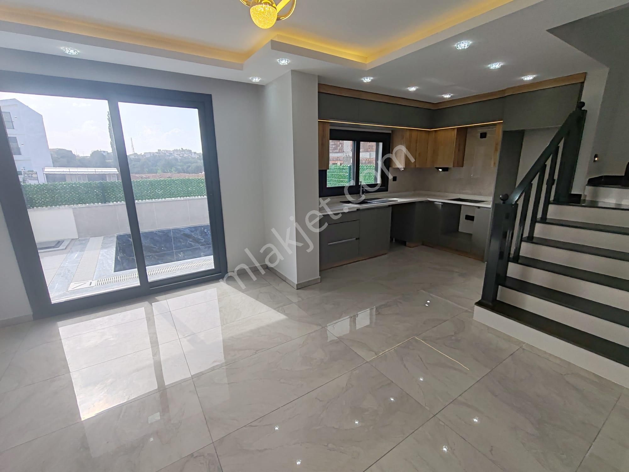 Didim'de 3+1 Villa Havuzlu Merkezi - Görsel 9