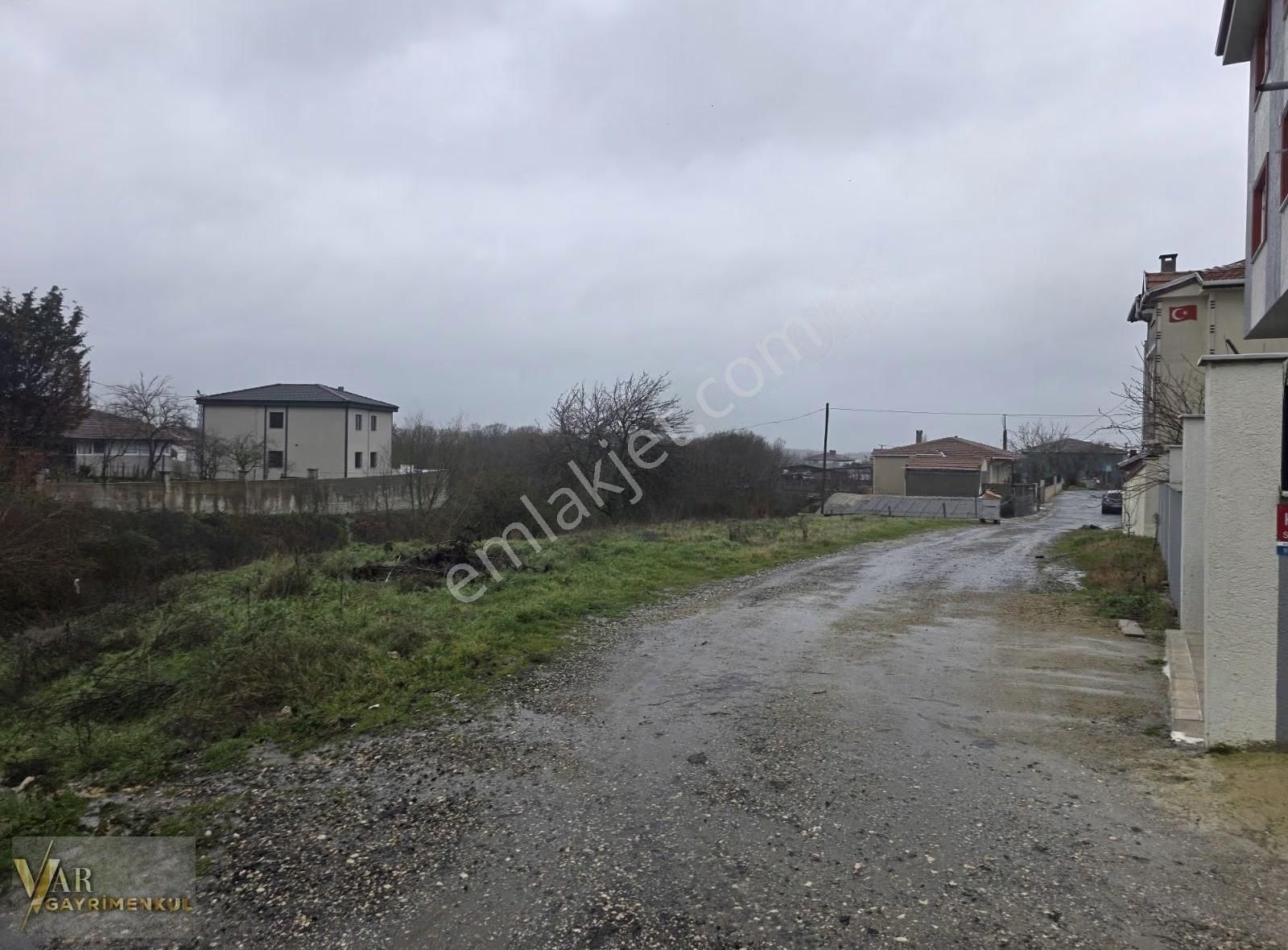 Buyukcavusluda 350 M2 Kose Bası Super Konumda Arsa - Görsel 5