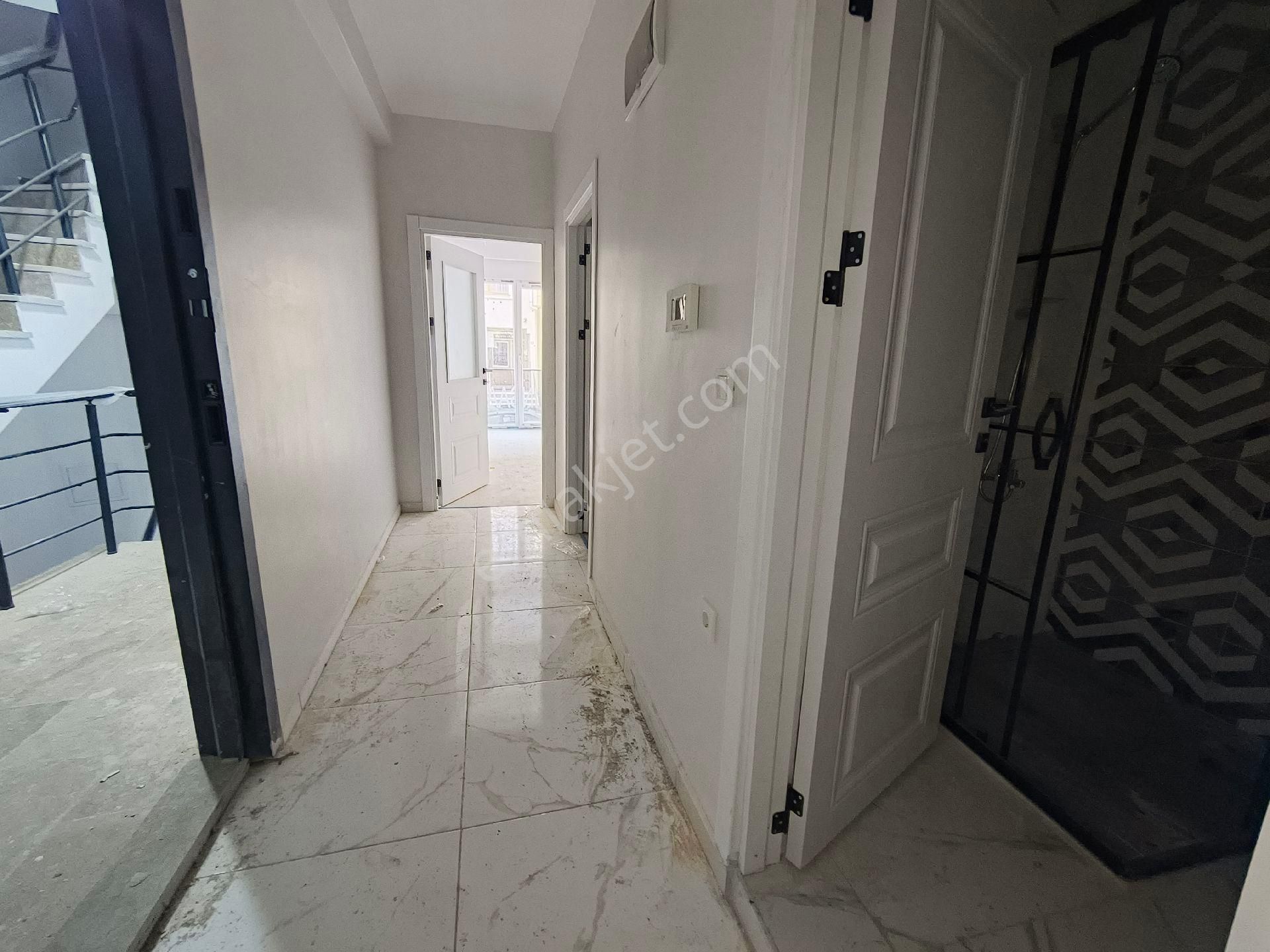 Güneyden Sıfır Binada Krediye Uygun 2+1.75 M2 Balkonlu Daire - Görsel 3