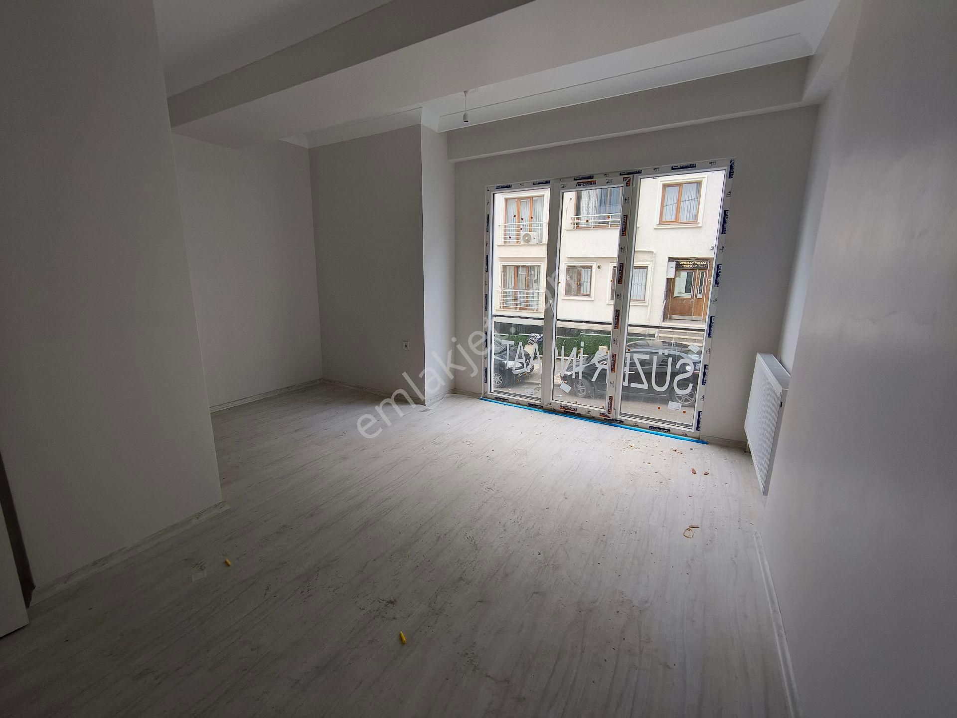 Güneyden Sıfır Binada Krediye Uygun 2+1.75 M2 Balkonlu Daire