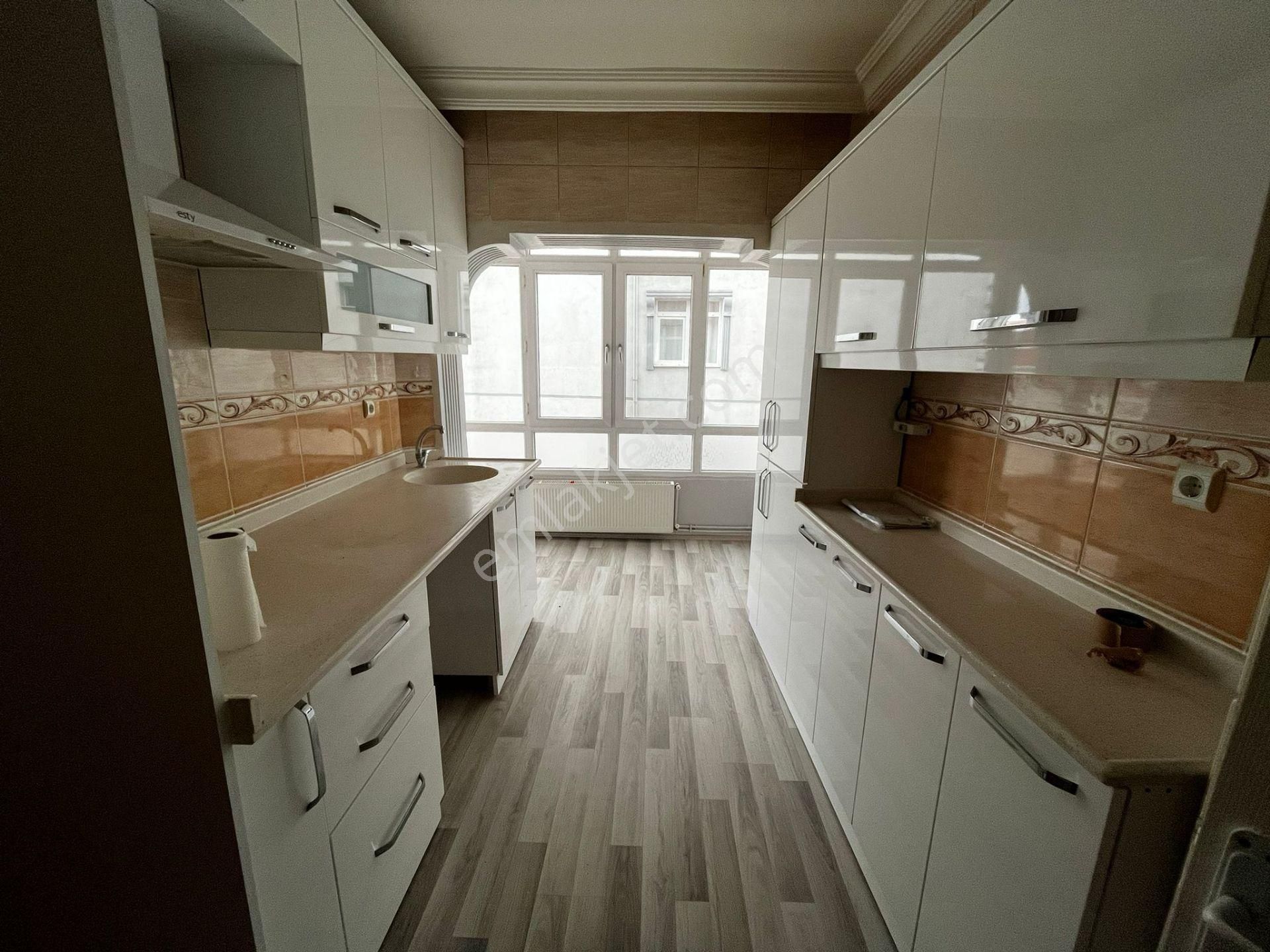 Sincan Mareşal Çakmak Mh.de 3+1 Satılık Daire