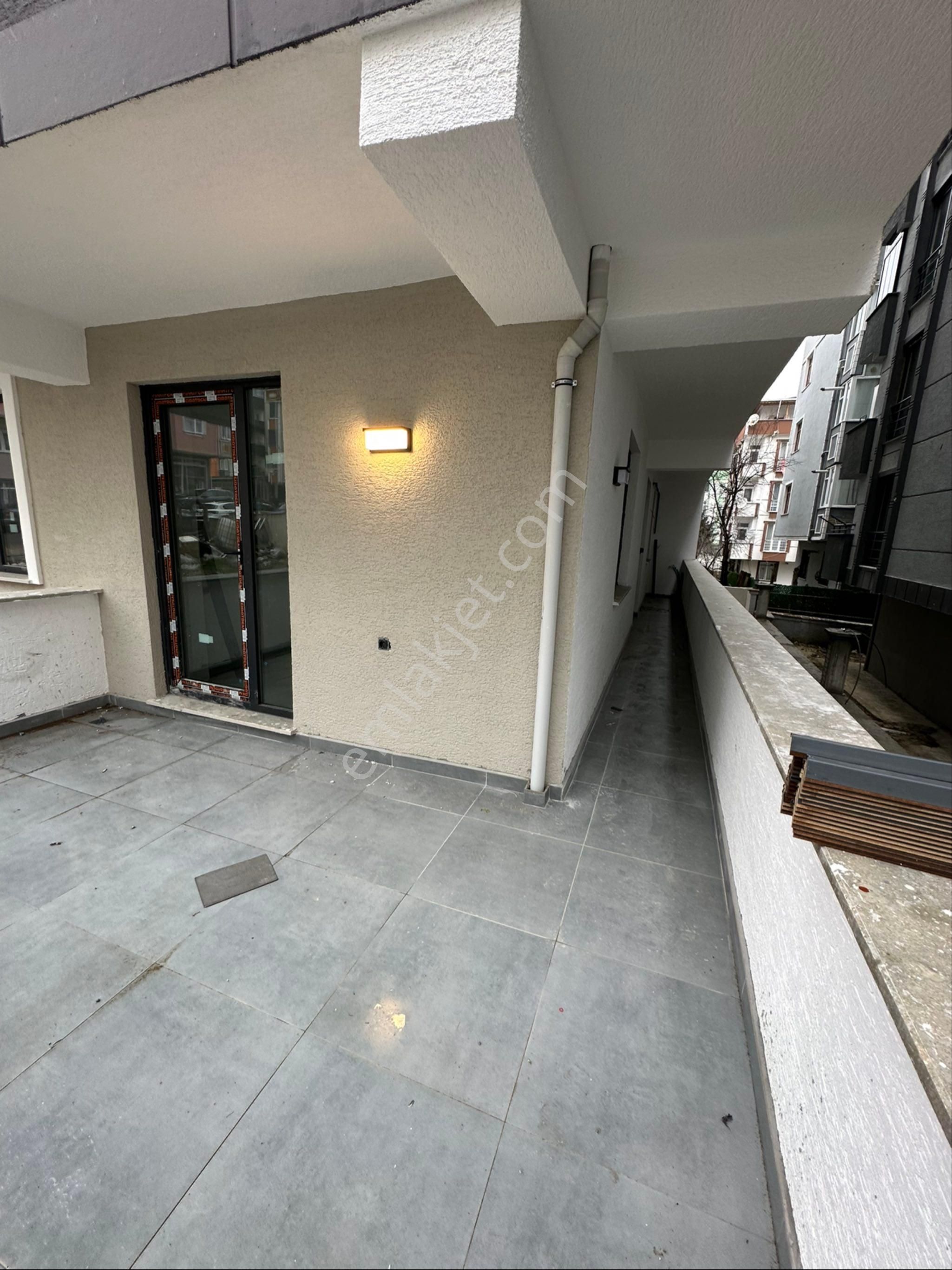 Kapaklı Vatan Mah Balkonlu Teraslı Otopaklı Yerden Isıtmalı - Görsel 12