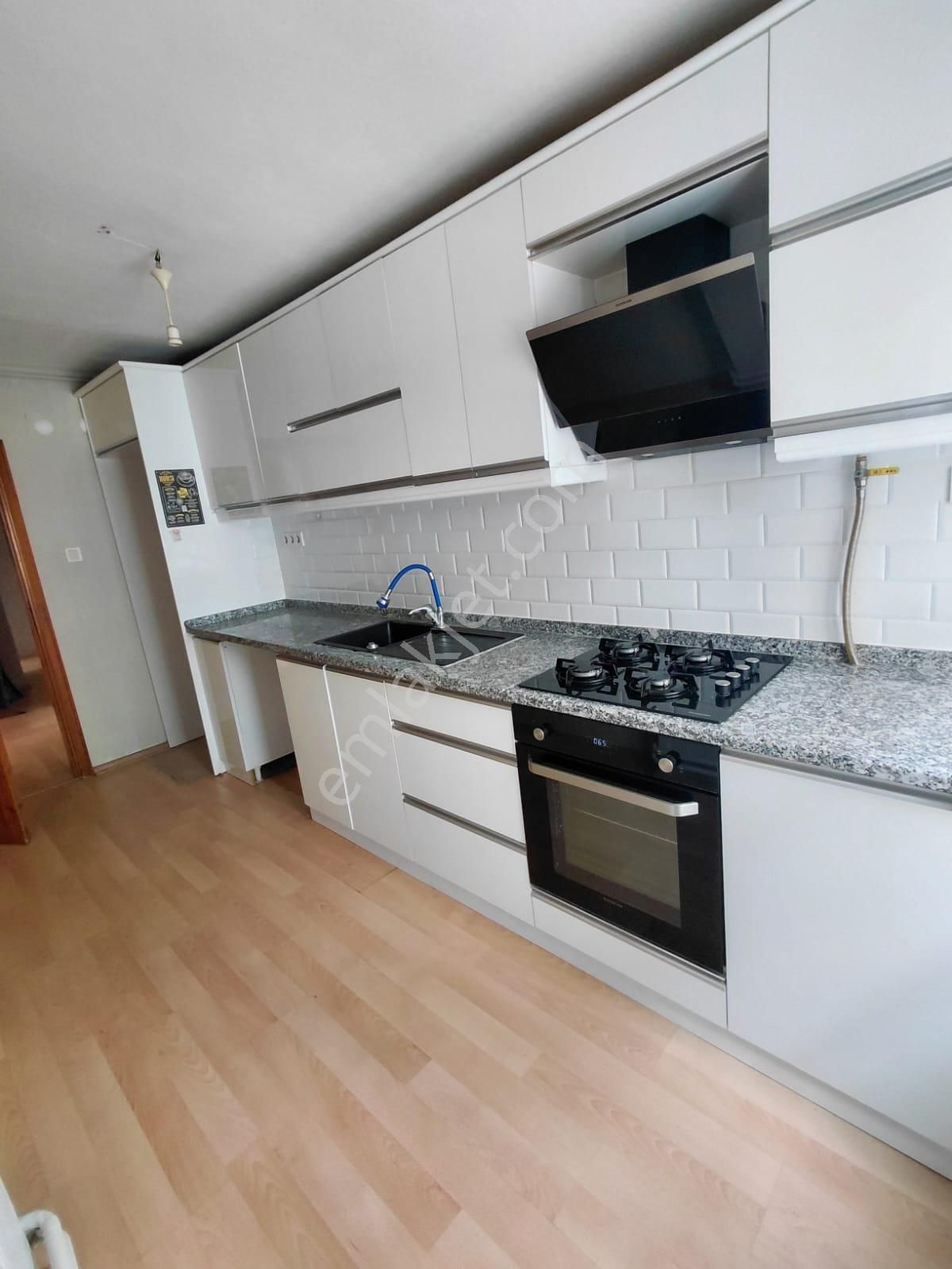 Zaimağa Caddesi 3+1 Arakat Doğalgazlı