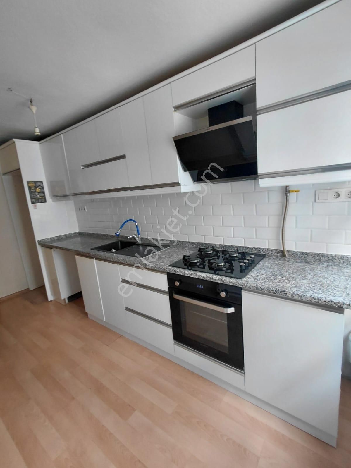 Zaimağa Caddesi 3+1 Arakat Doğalgazlı - Görsel 2