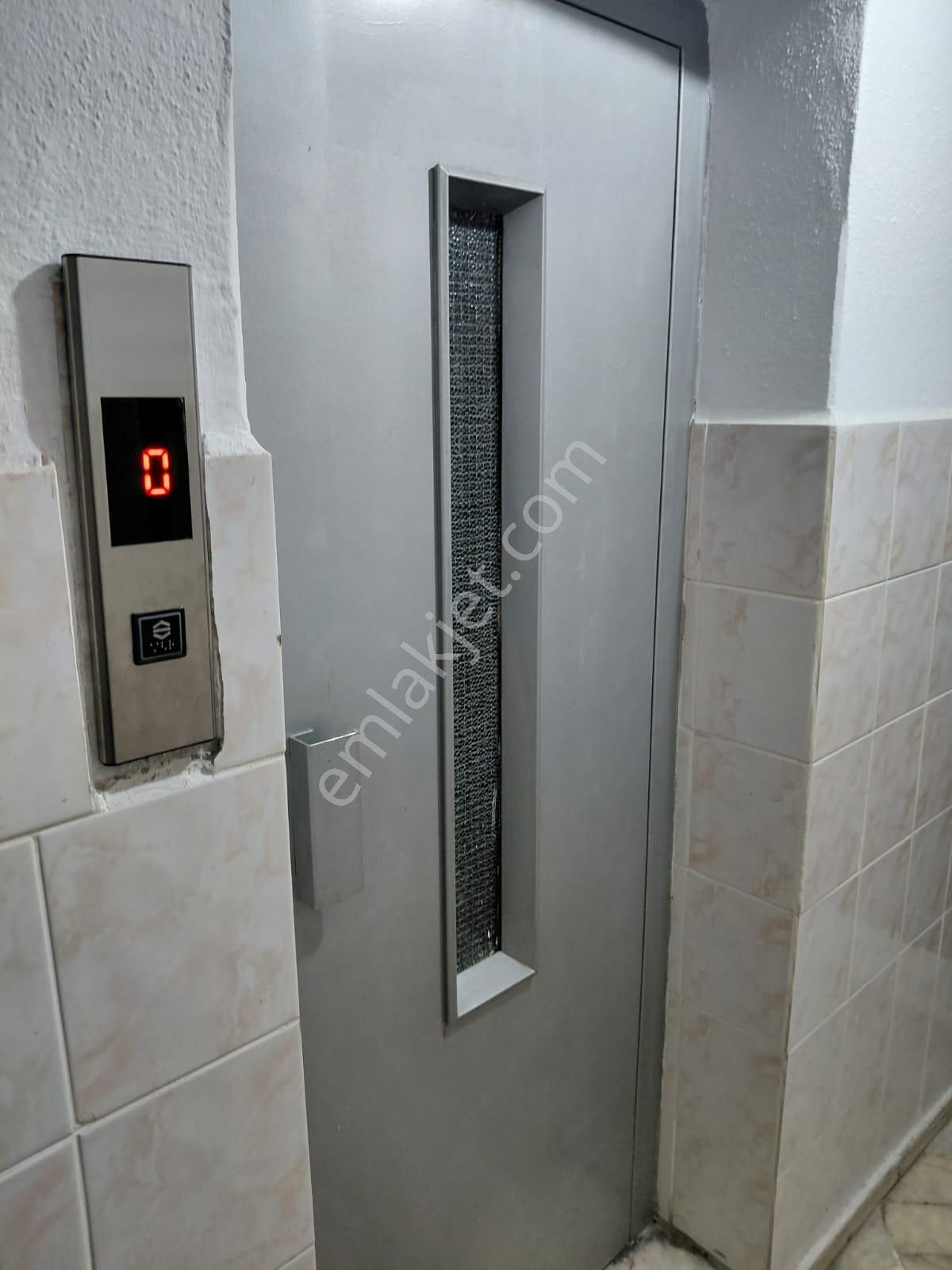 Zaimağa Caddesi 3+1 Arakat Doğalgazlı - Görsel 9