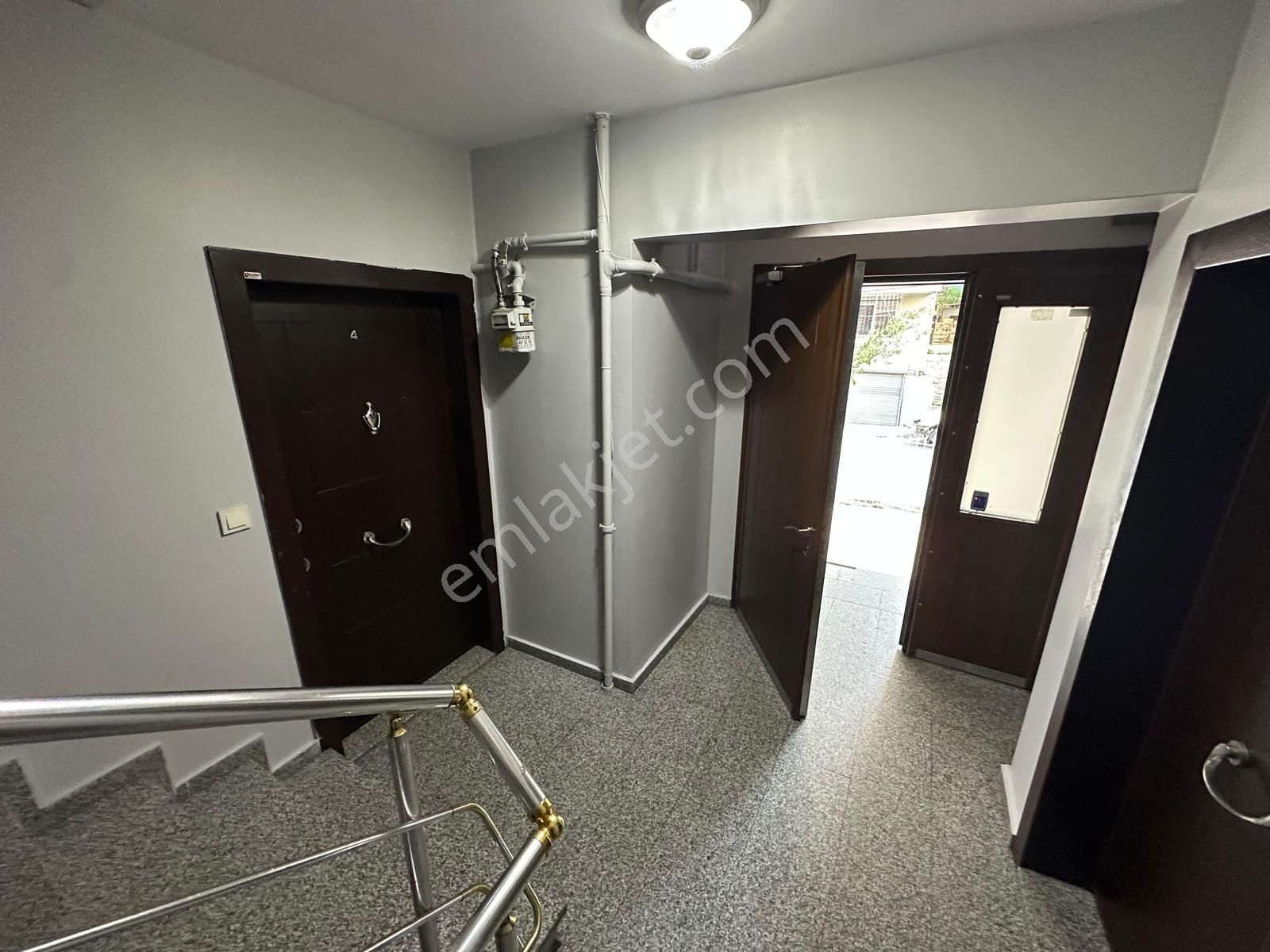 Şeref Emlak Otoparklı Satılık Daire 3,650,000 Tl - Görsel 16