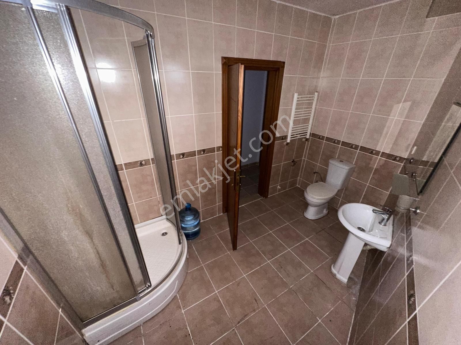 Şeref Emlak Otoparklı Satılık Daire 3,650,000 Tl - Görsel 17