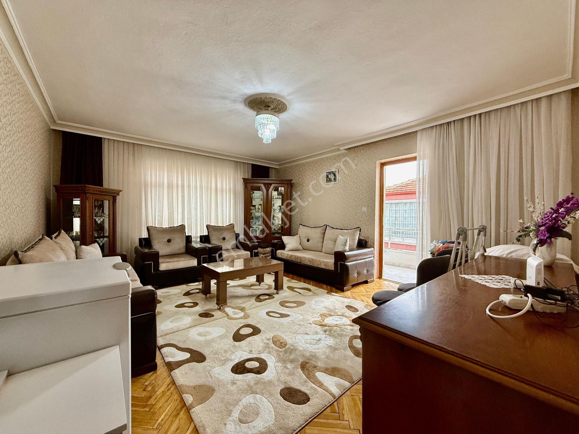 Kalecik Emlak'tan Hastane Yakını 2 Balkon, Mantolamalı 3+1 - Görsel 6