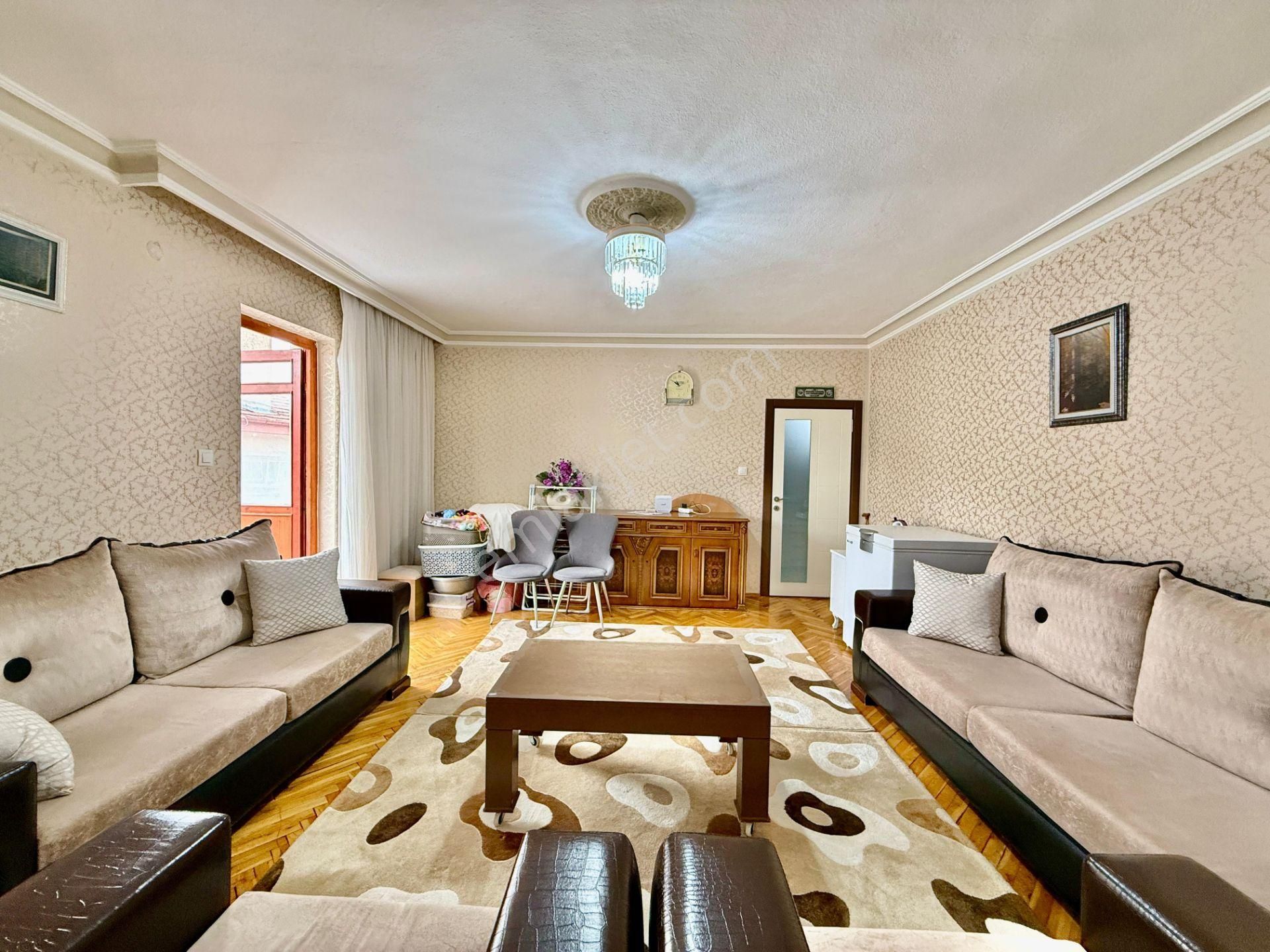 Kalecik Emlak'tan Hastane Yakını 2 Balkon, Mantolamalı 3+1 - Görsel 7