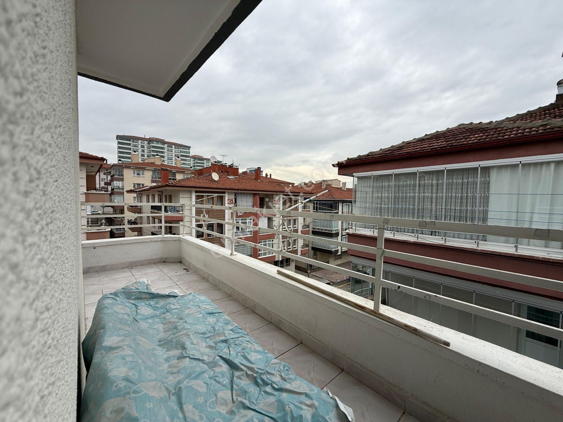 Kalecik Emlak'tan Hastane Yakını 2 Balkon, Mantolamalı 3+1 - Görsel 25