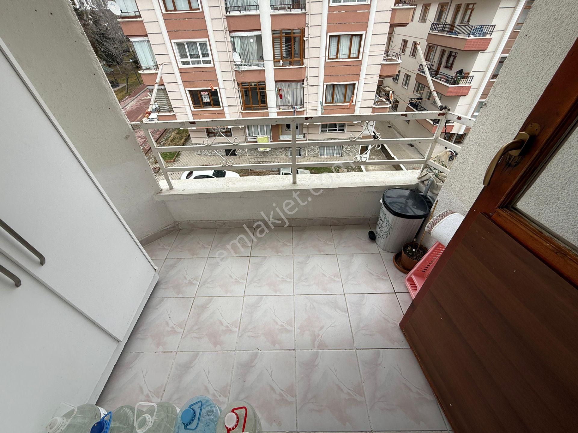 Kalecik Emlak'tan Hastane Yakını 2 Balkon, Mantolamalı 3+1 - Görsel 23