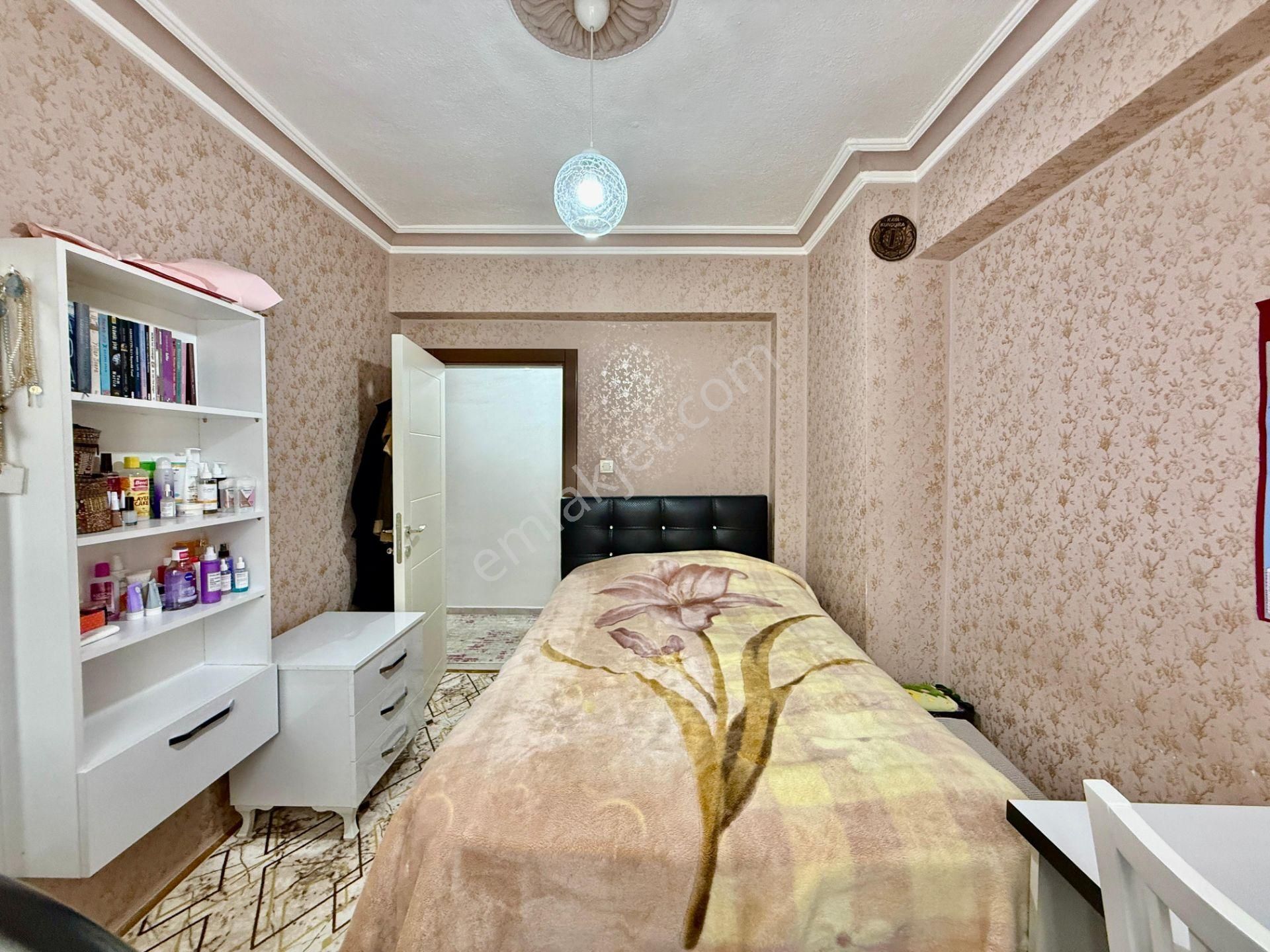 Kalecik Emlak'tan Hastane Yakını 2 Balkon, Mantolamalı 3+1 - Görsel 13