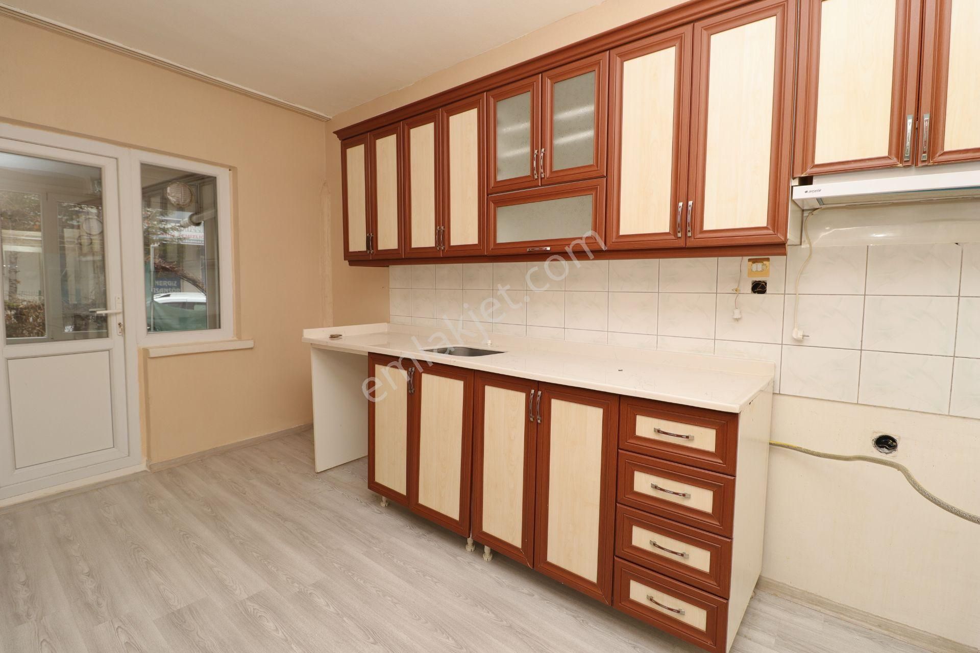 Akif'ten Topçu'da 2+1 Pazar Ve Sağlık Ocağı Yakını Kiralık Daire - Görsel 4