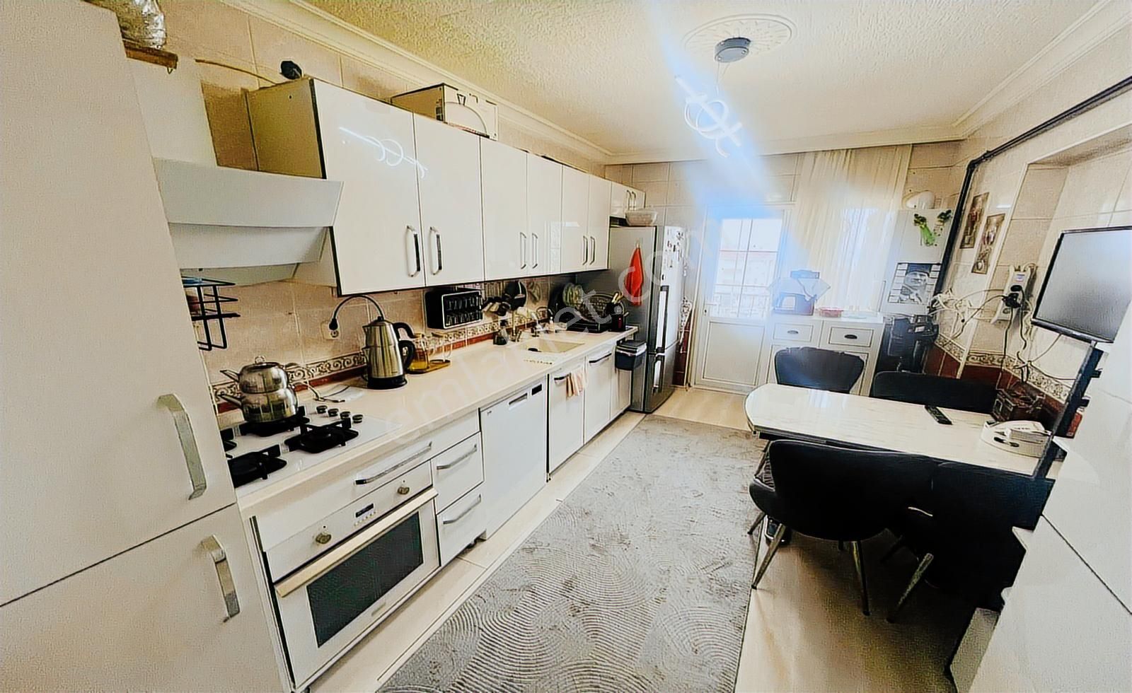 Çok Acil'den Merkezi Konumda Masrafsız 145m2 Fırsat Dairesi