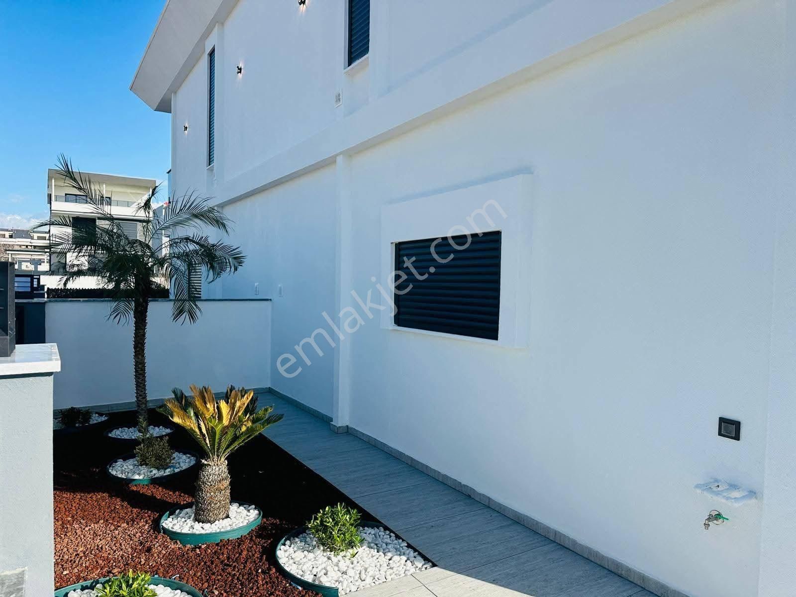 Hisar Mah. Tam Müstakil 3+1 Havuzlu Villa - Görsel 15