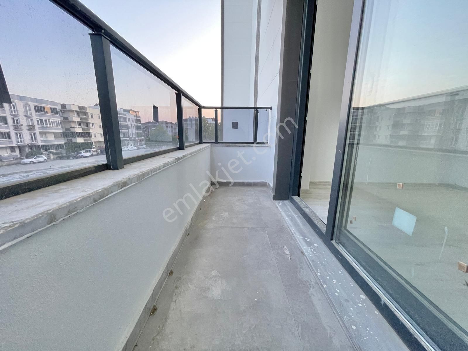 Berkay Demirel'den Denize 500 Metre Ebeveyn Banyolu Ön Cephe 2+1 Daire - Görsel 35