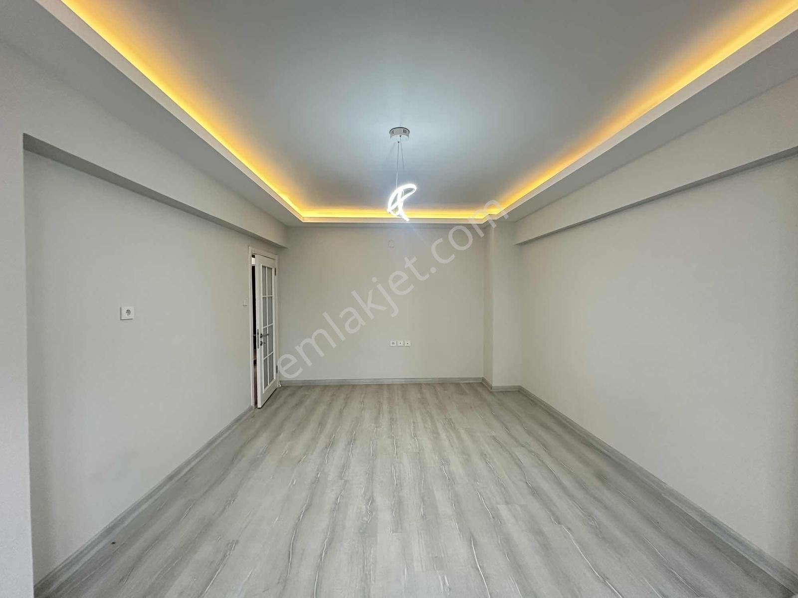 Etimesgut Piyade Mah. Ön Cephe Ara Kat 3+1 Lüks Yapılı Daire - Görsel 9