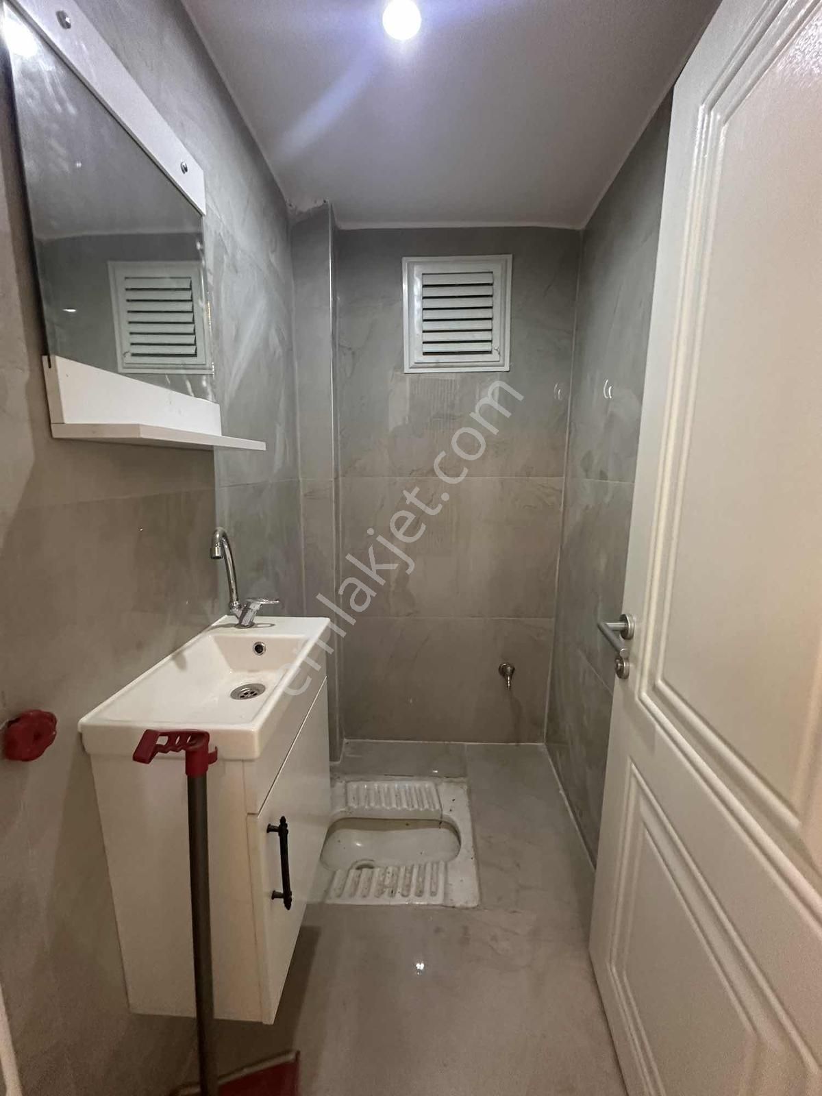 Etimesgut Piyade Mah. Ön Cephe Ara Kat 3+1 Lüks Yapılı Daire - Görsel 2