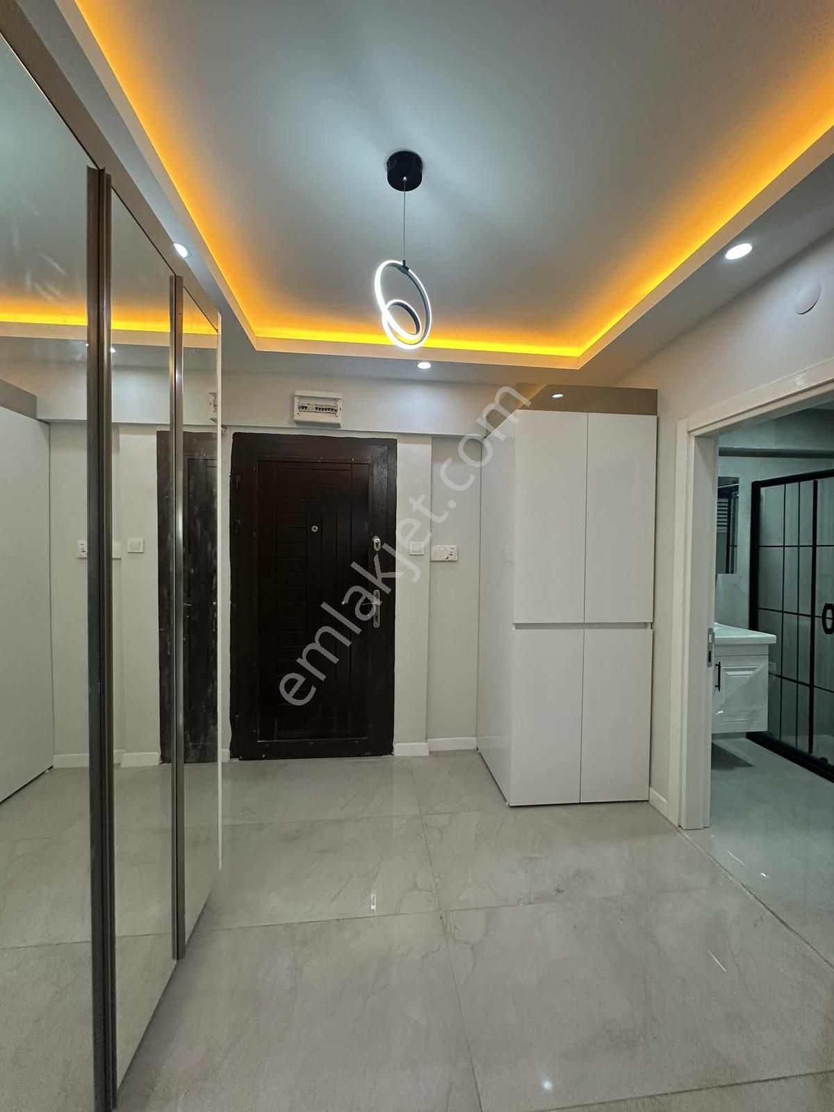 Etimesgut Piyade Mah. Ön Cephe Ara Kat 3+1 Lüks Yapılı Daire - Görsel 3